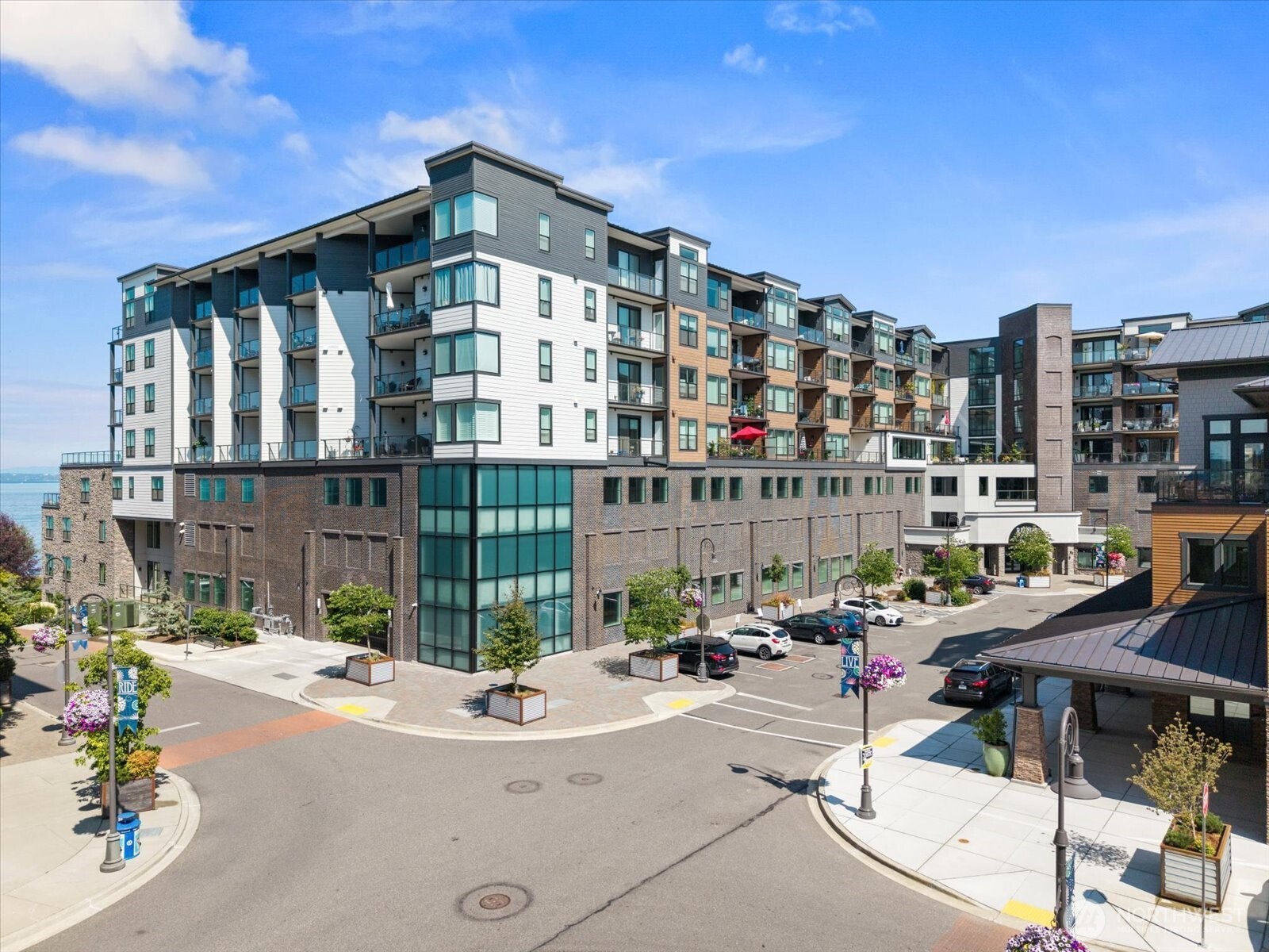 4907 Main Street Unit: 831