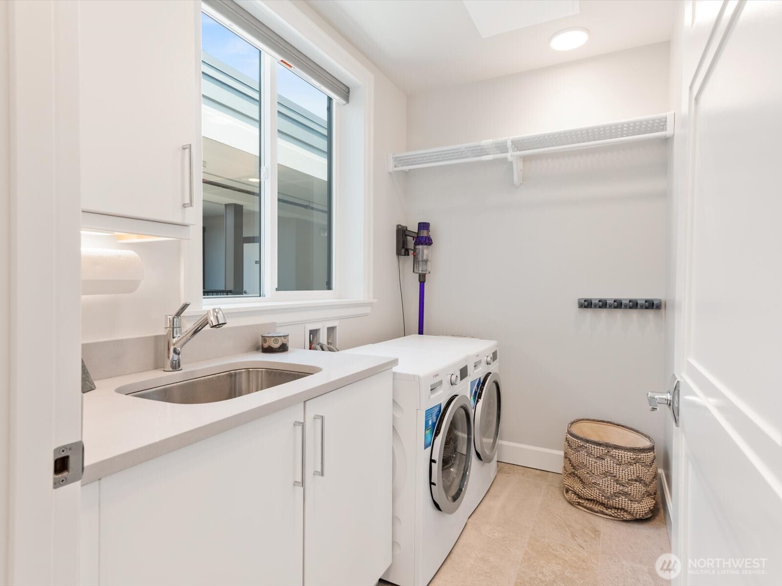 4907 Main Street Unit: 831