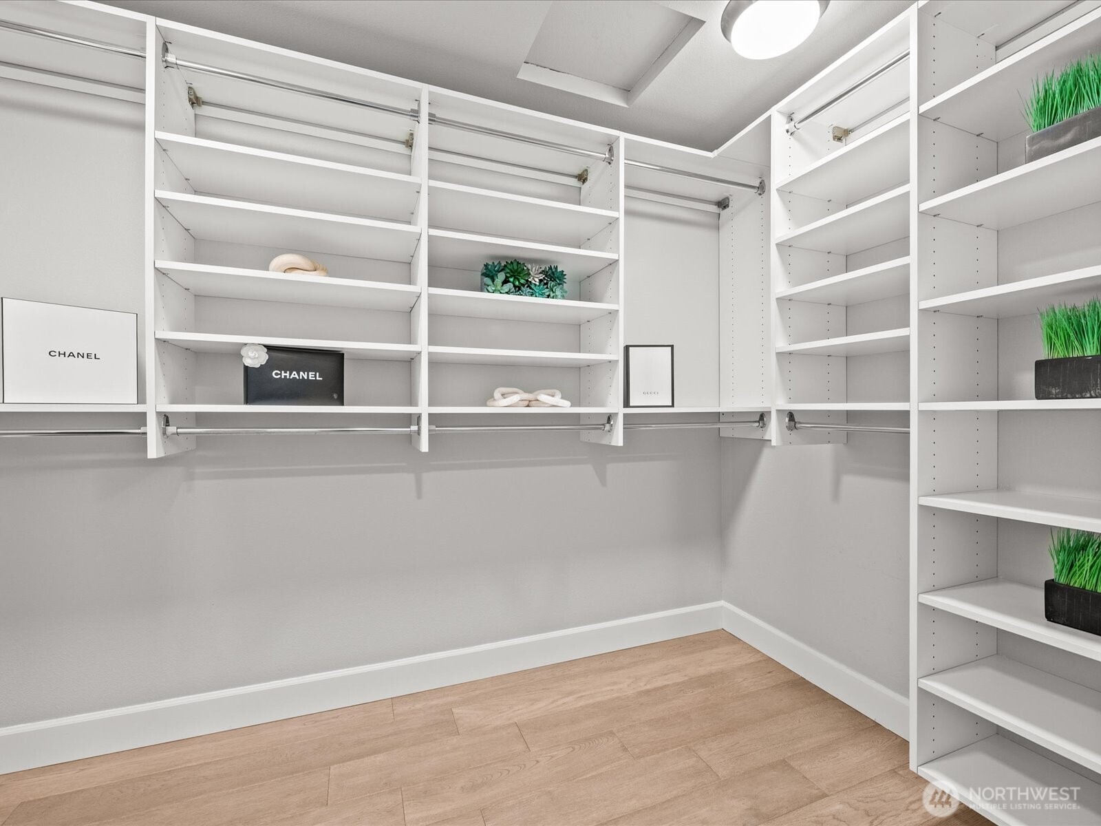 4961 Main Street Unit: 823