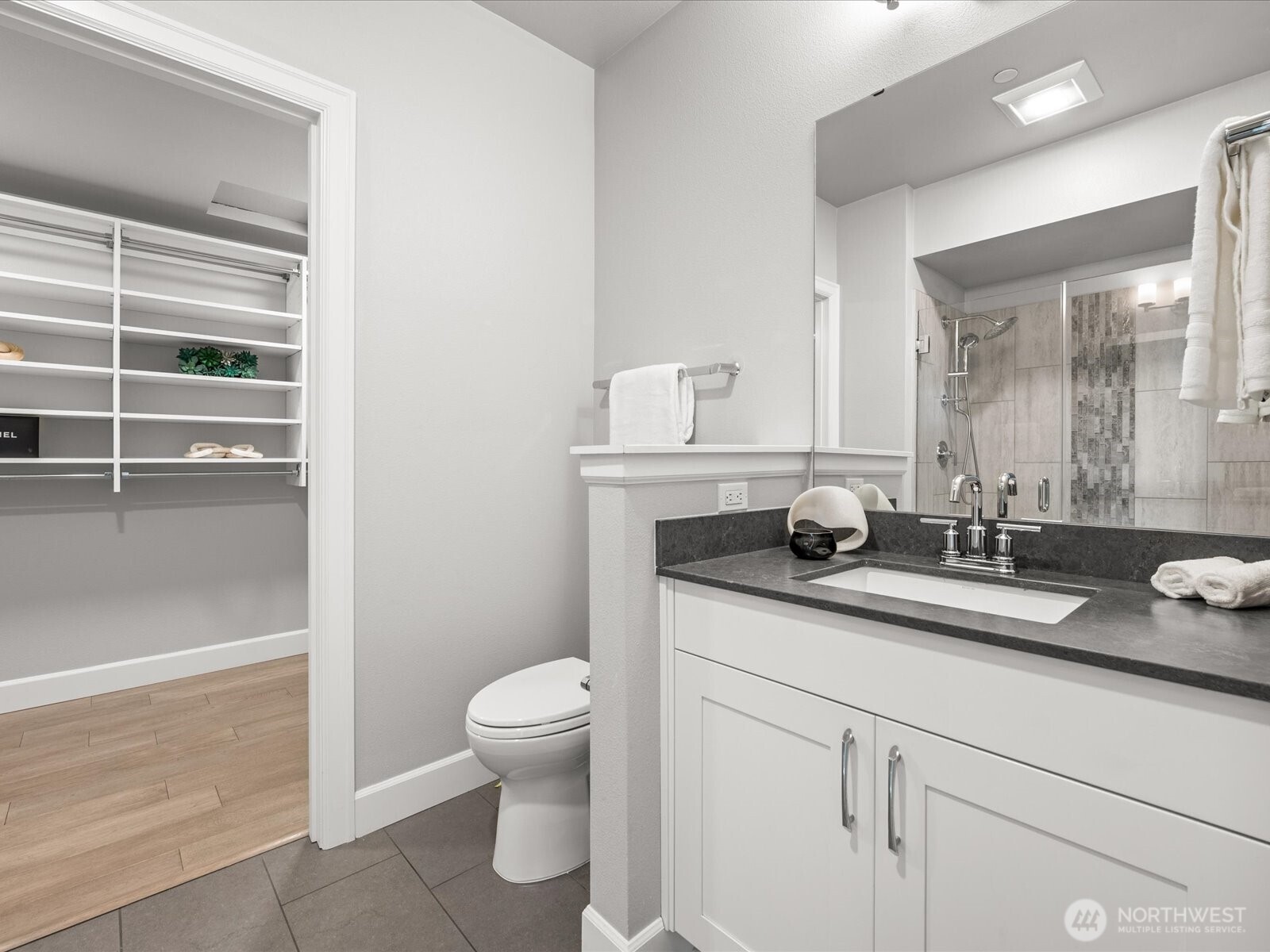 4961 Main Street Unit: 823