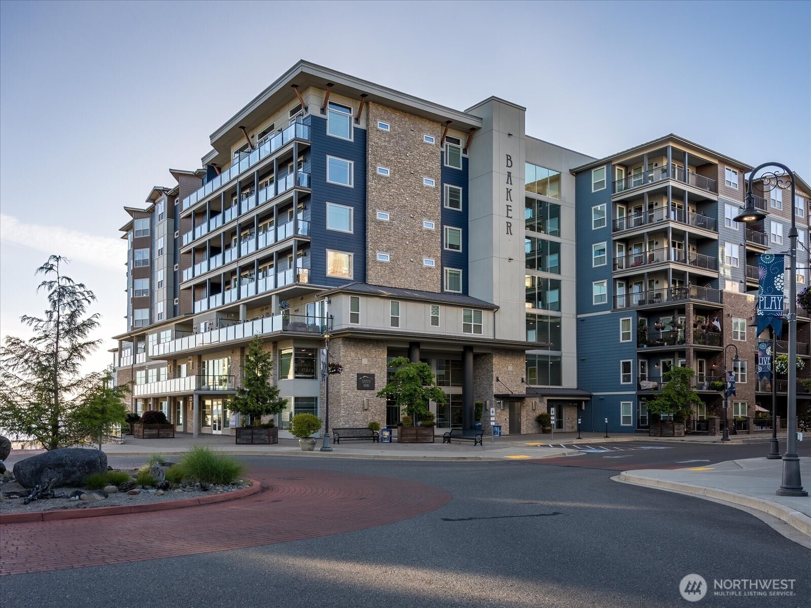 4961 Main Street Unit: 823