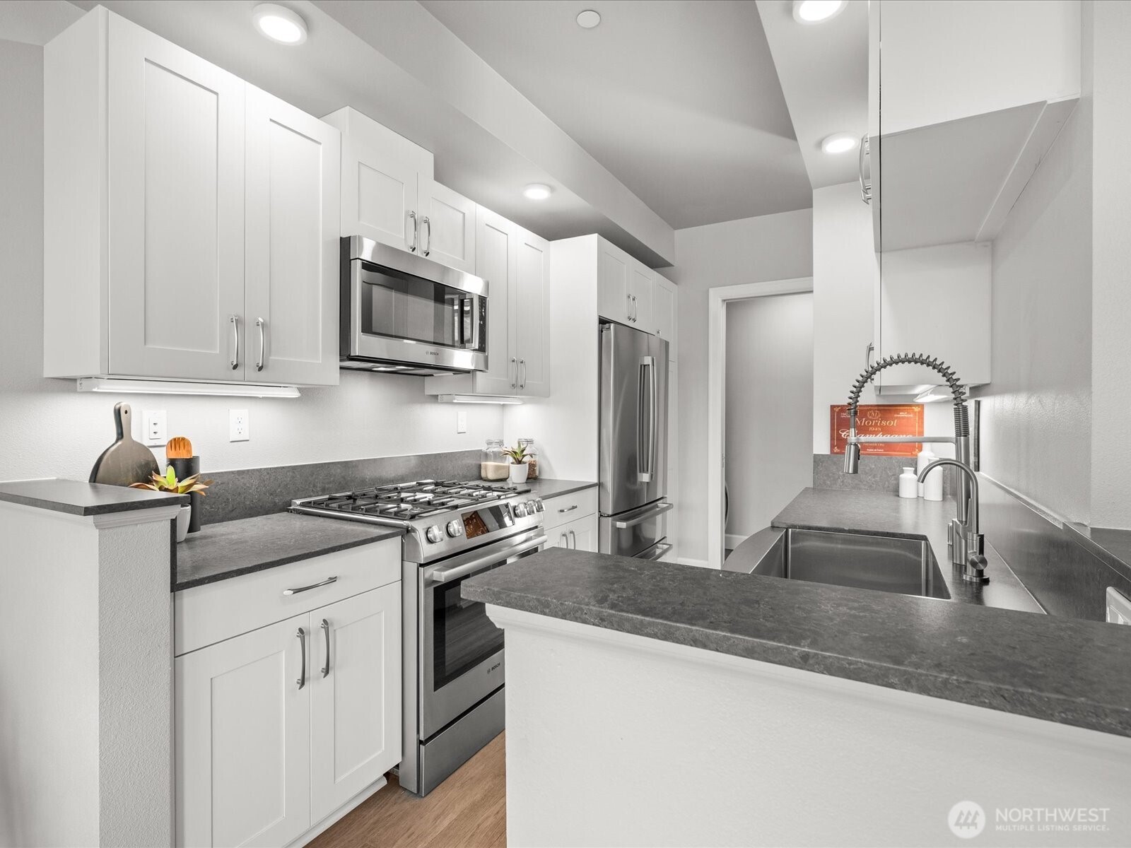 4961 Main Street Unit: 823