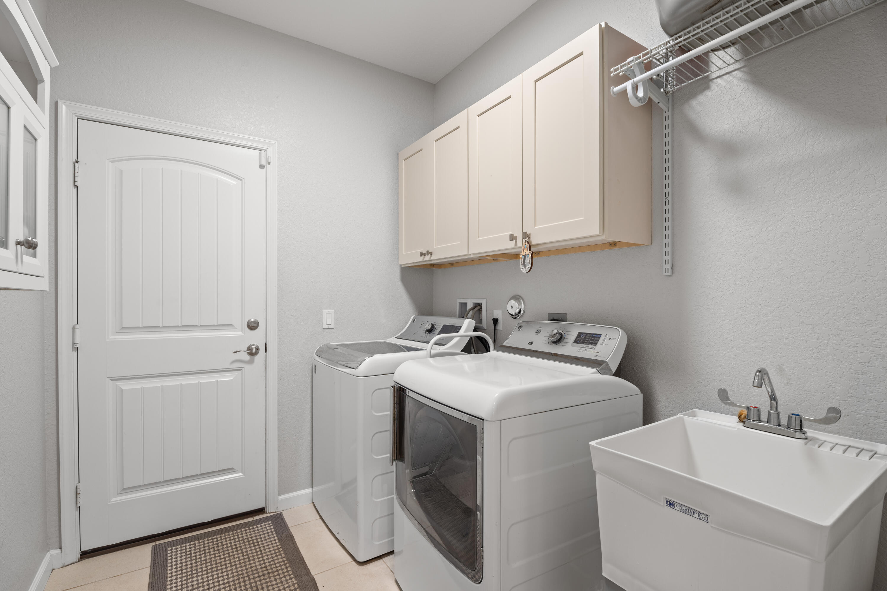 445 NW Sunflower Place