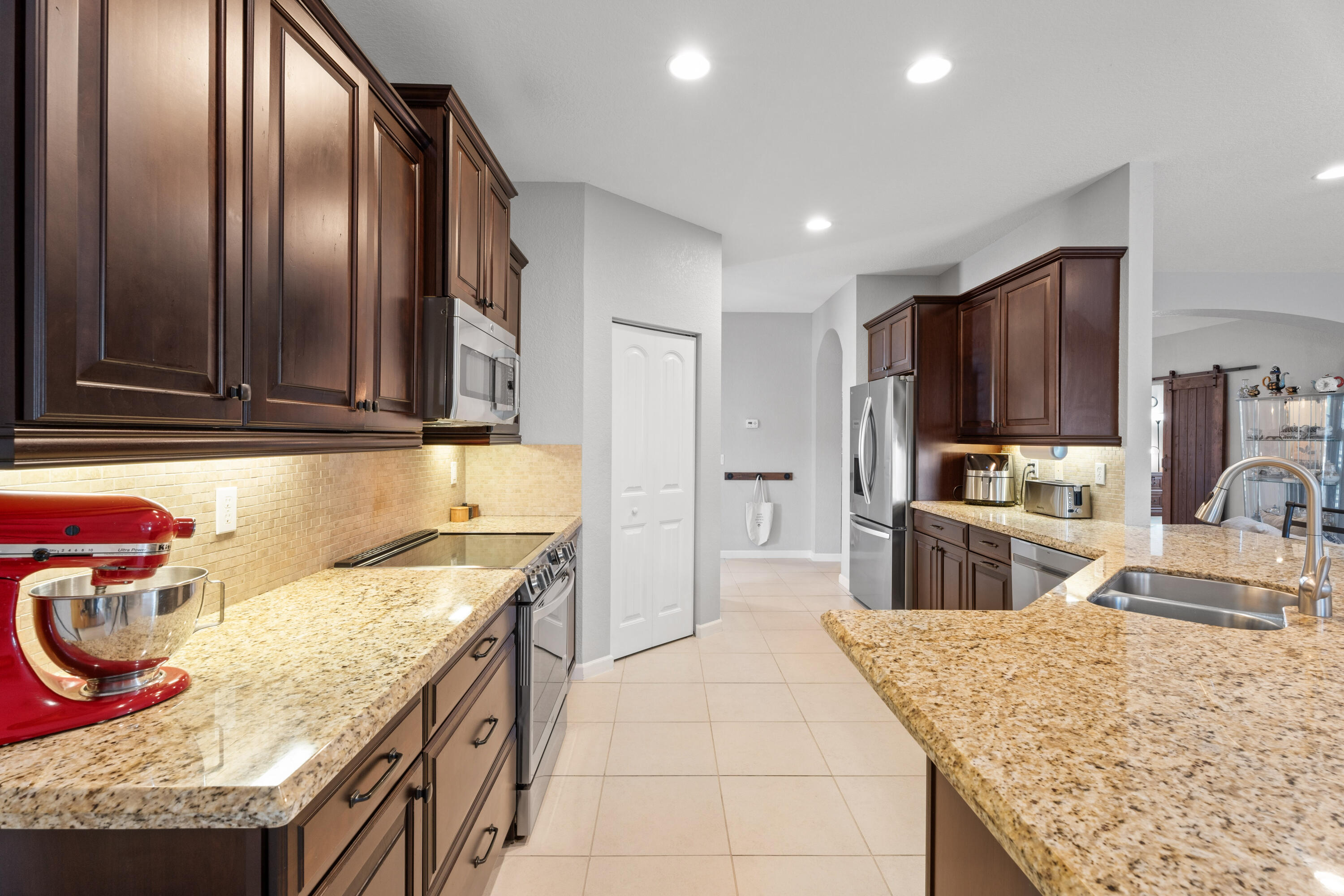 445 NW Sunflower Place