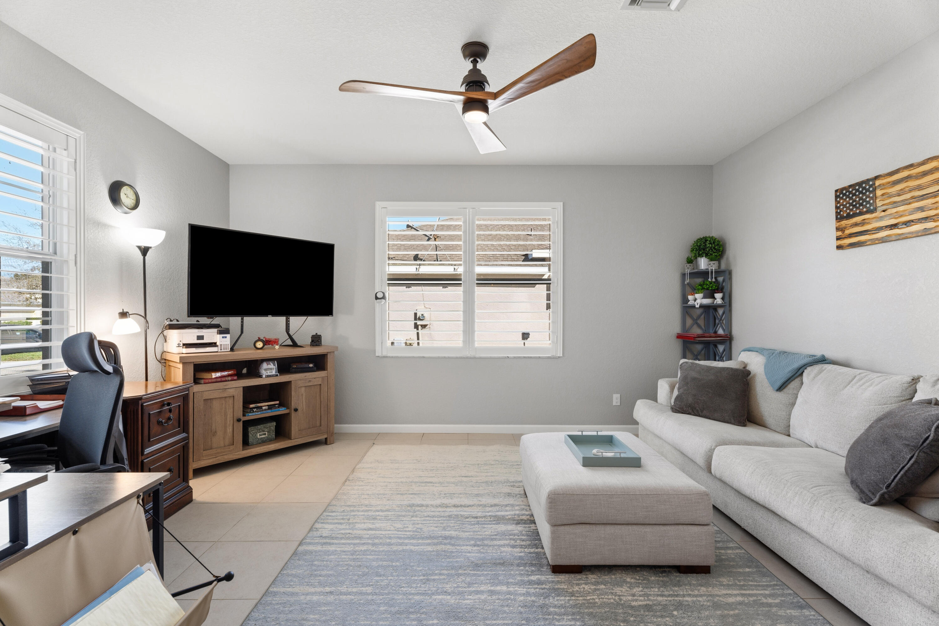 445 NW Sunflower Place