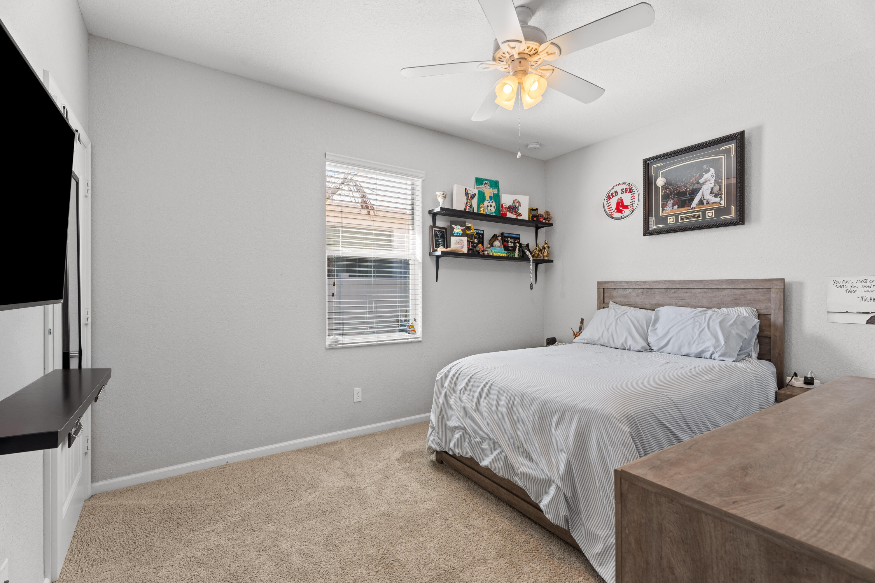 445 NW Sunflower Place