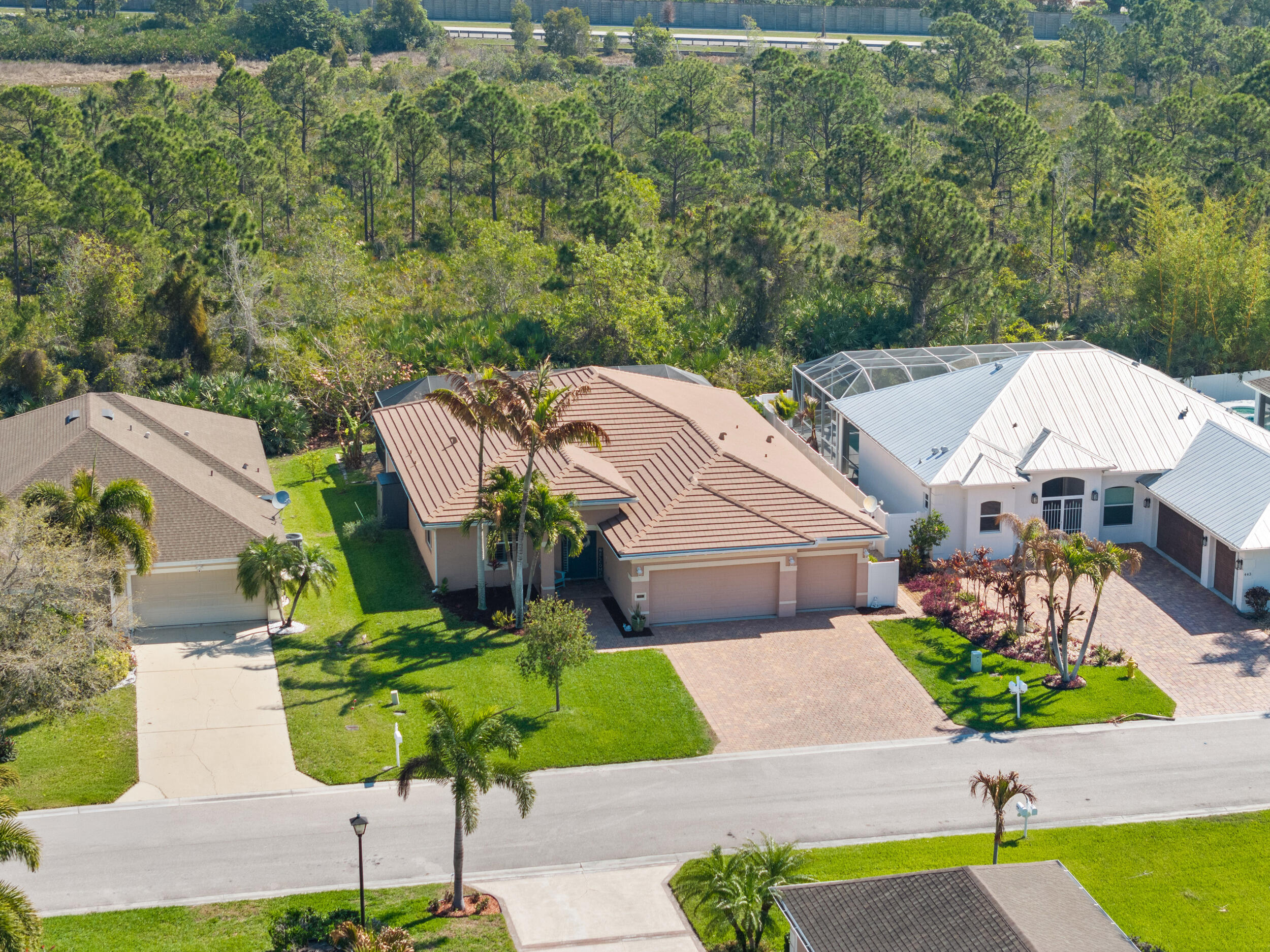 445 NW Sunflower Place