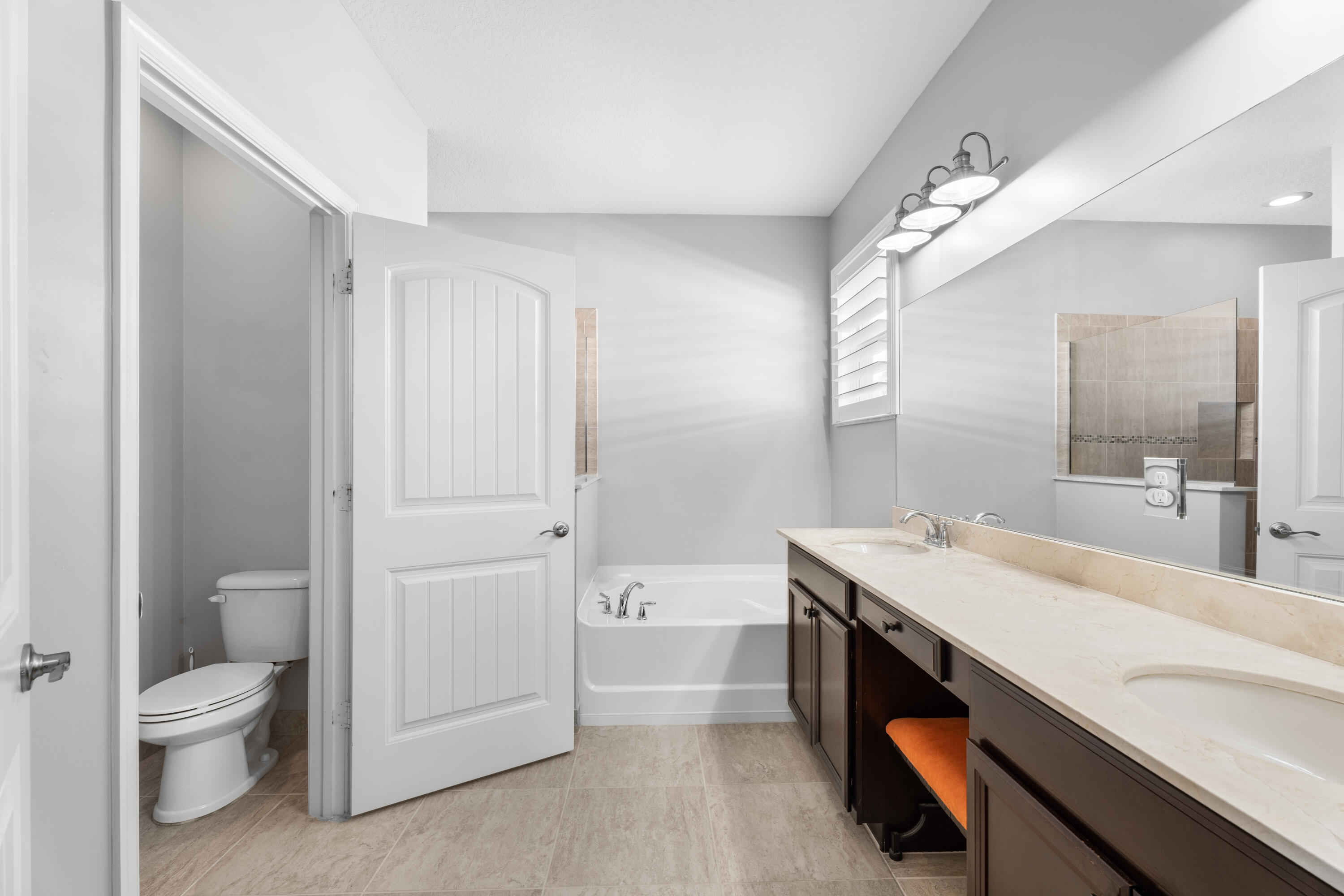 445 NW Sunflower Place