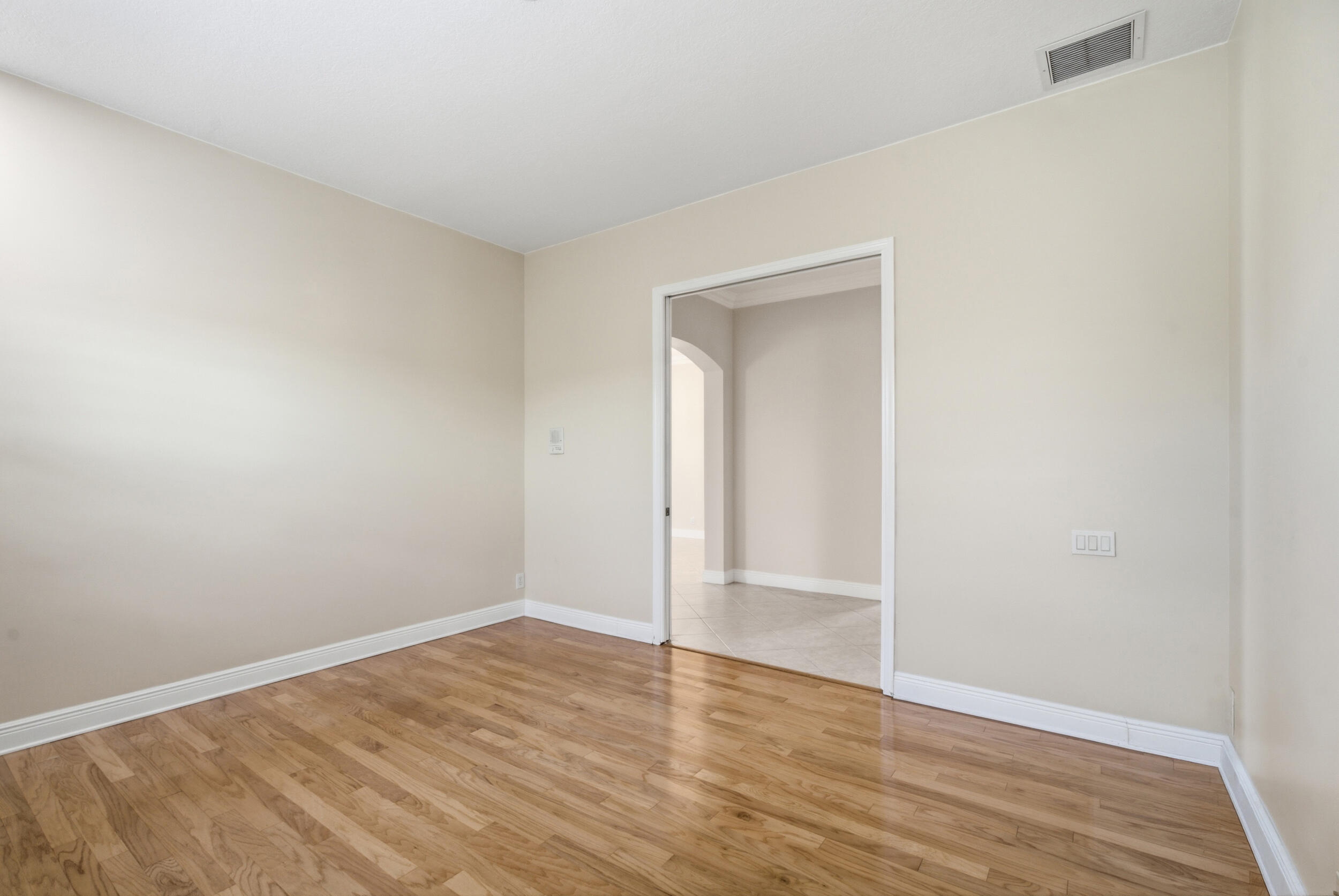 116 NW Summerville Court