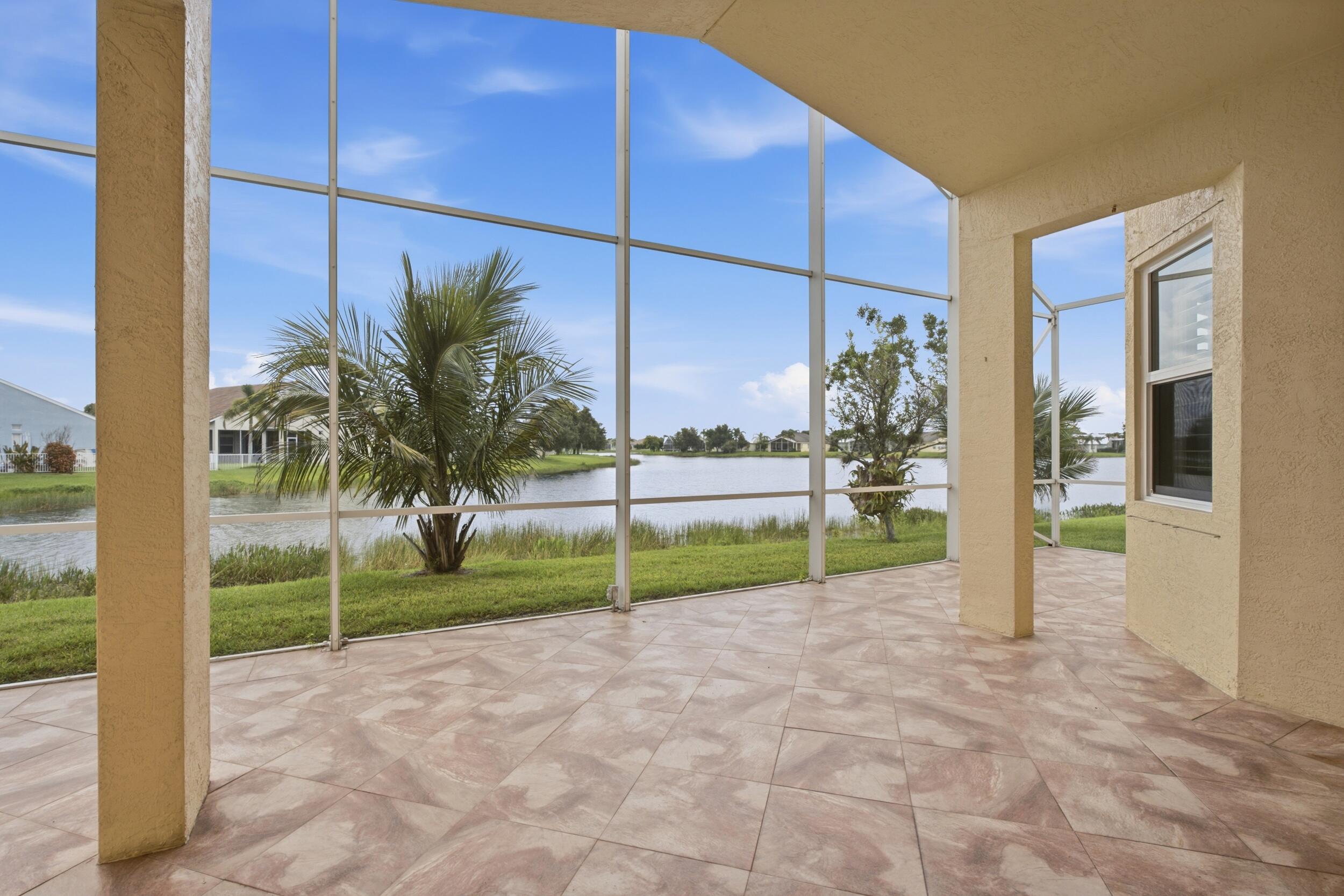 116 NW Summerville Court