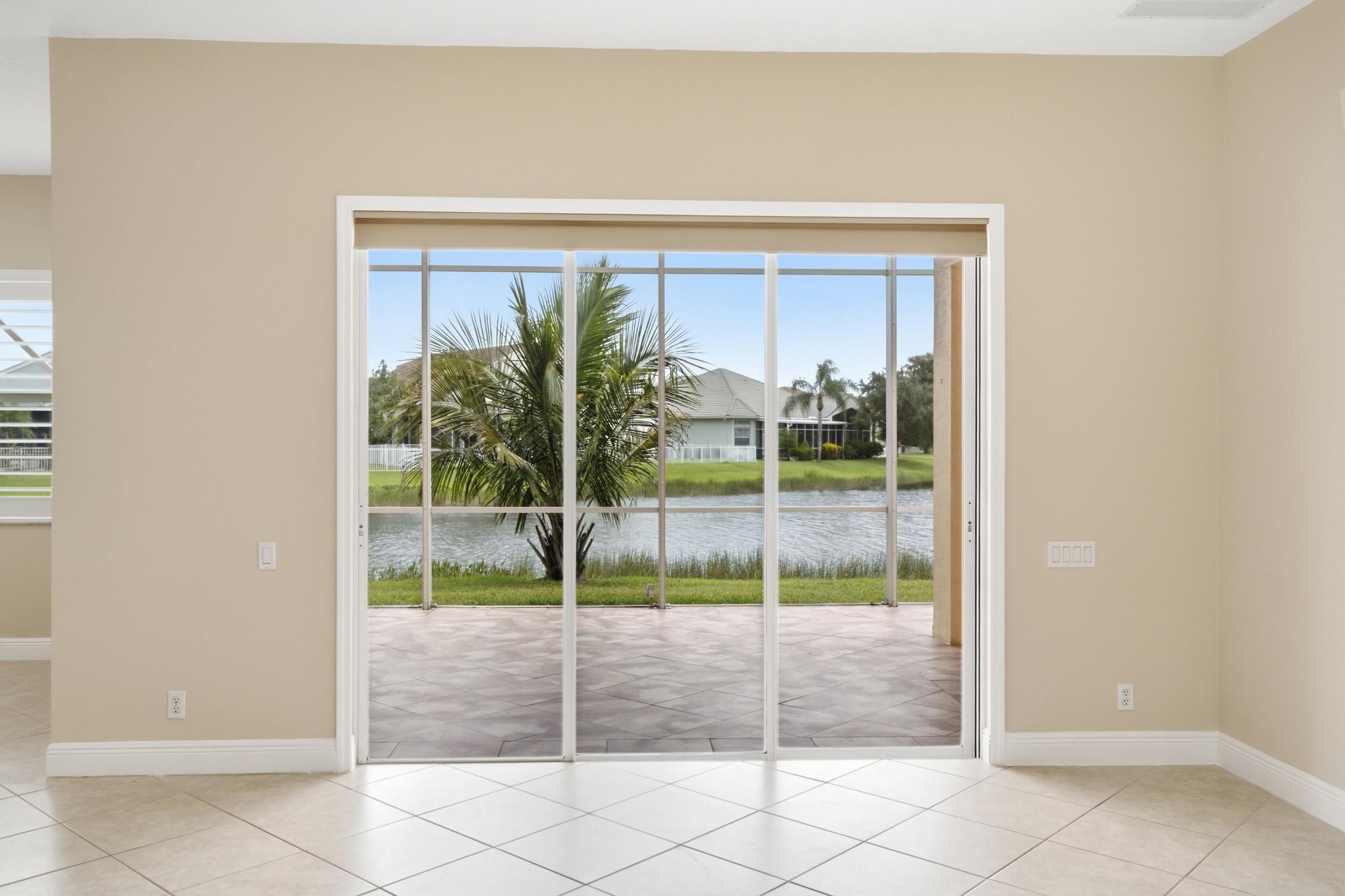 116 NW Summerville Court