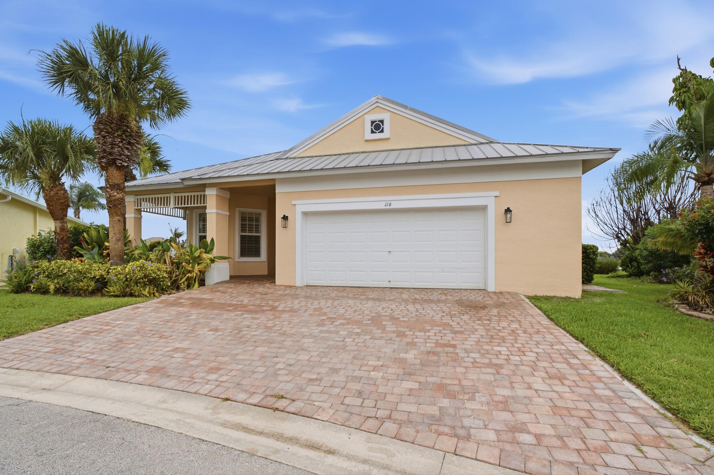 116 NW Summerville Court