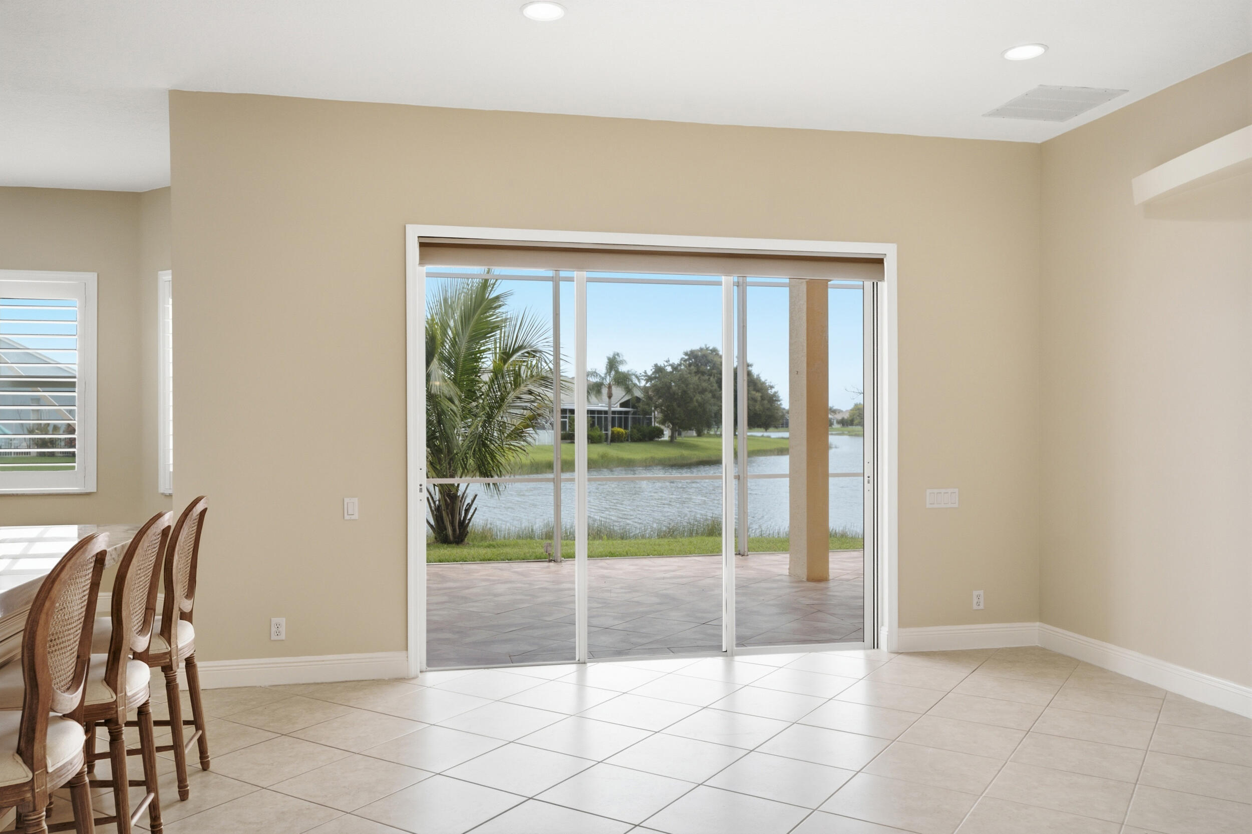 116 NW Summerville Court