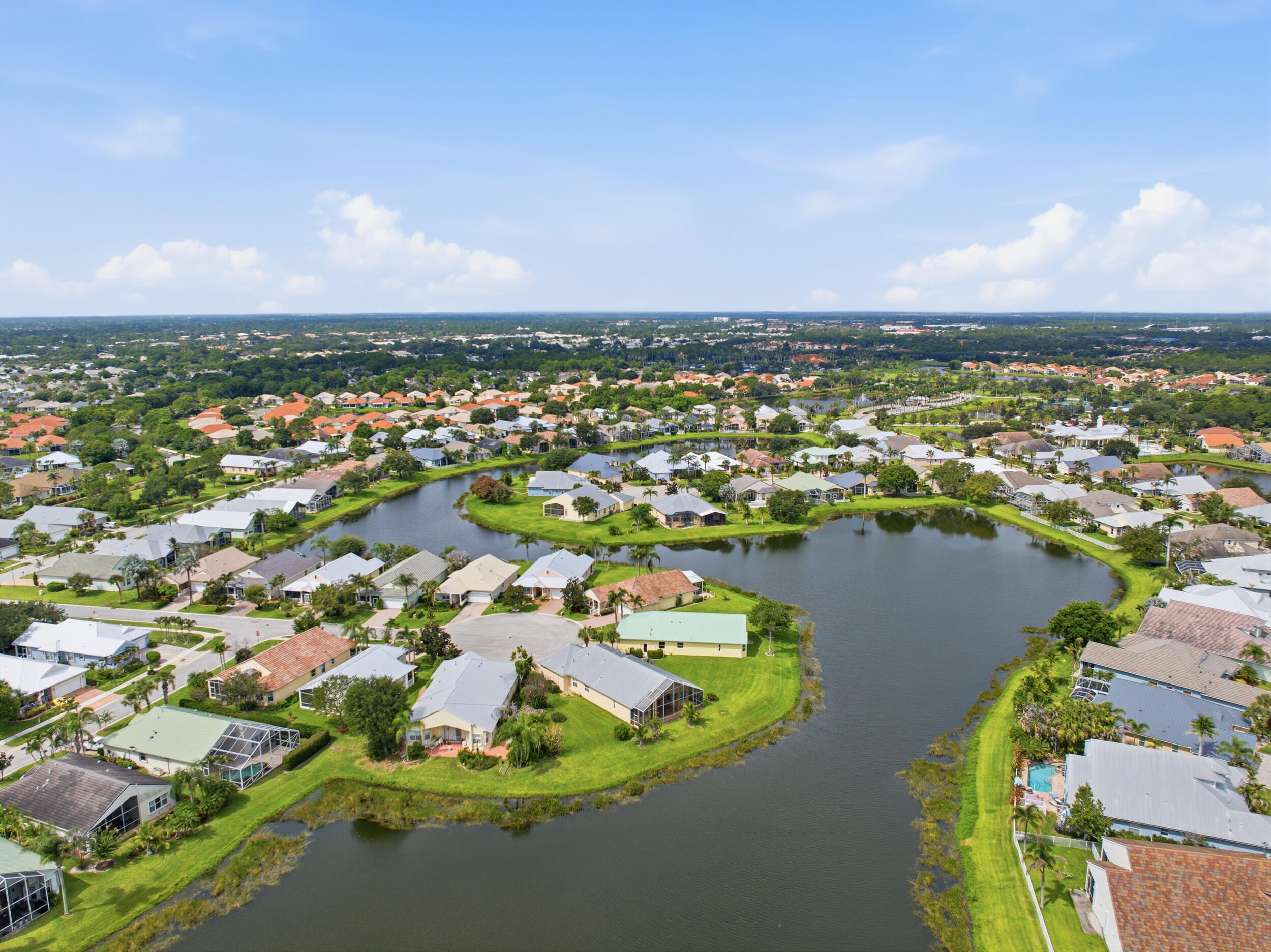 116 NW Summerville Court