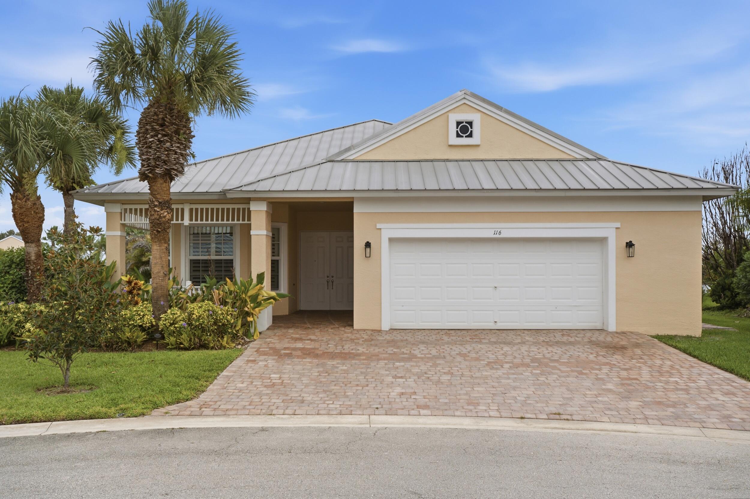 116 NW Summerville Court