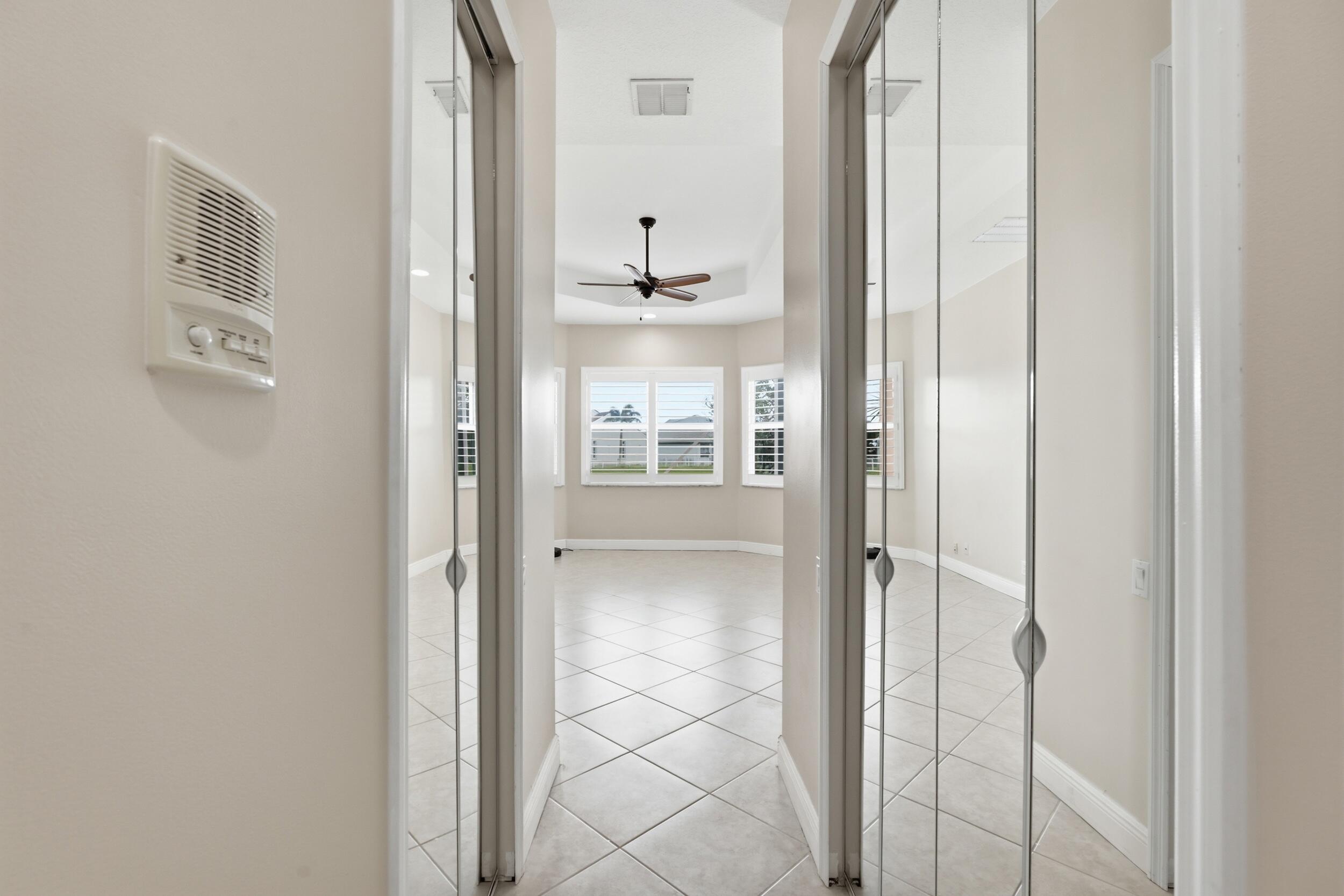 116 NW Summerville Court