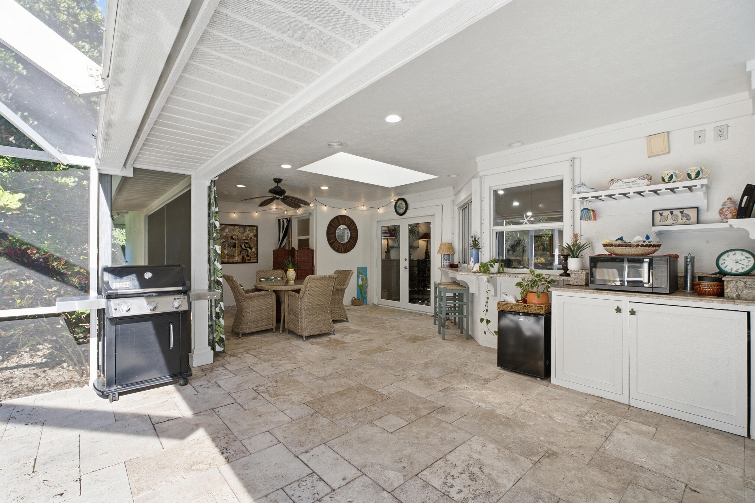 100 HILLCREST Drive