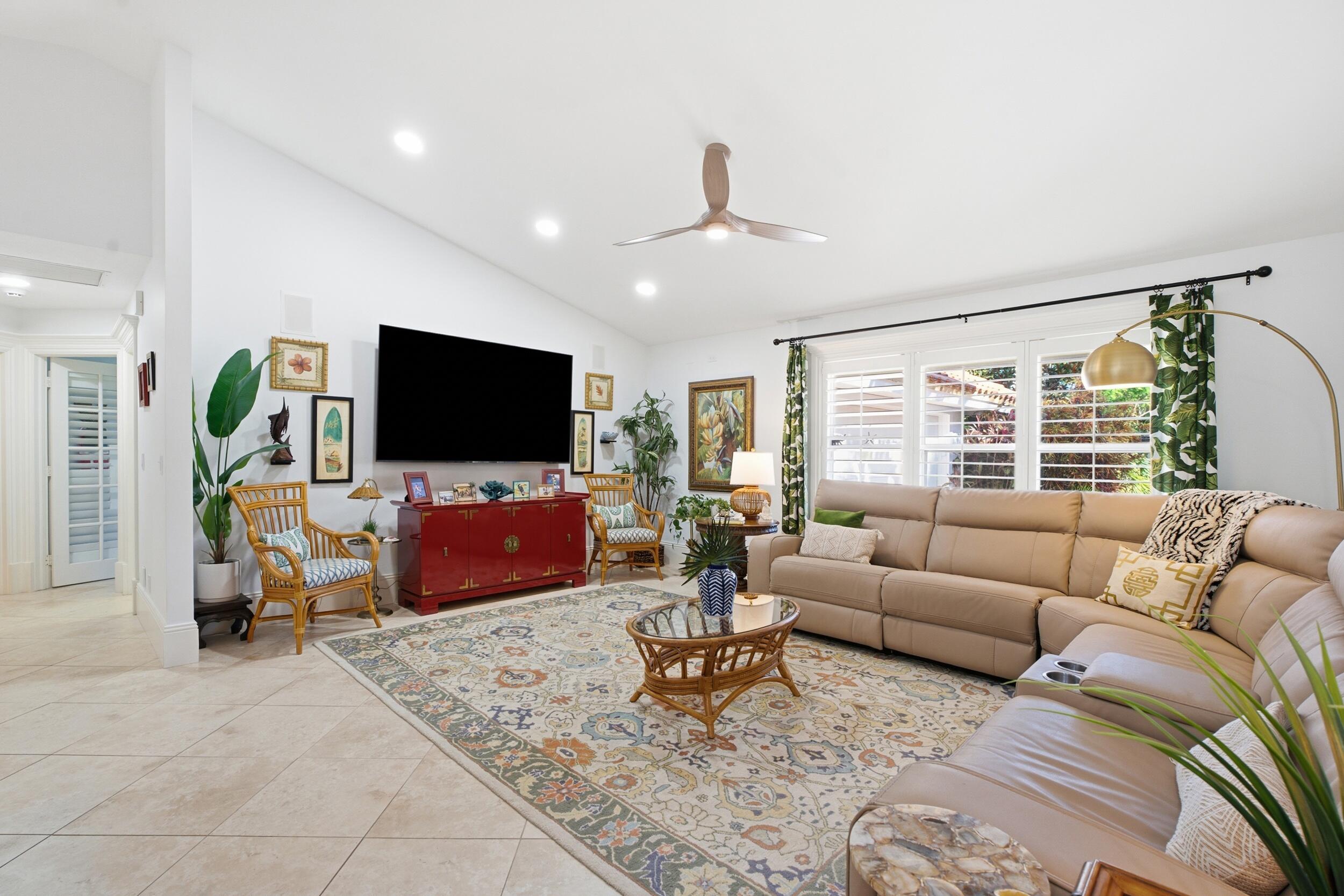 100 HILLCREST Drive
