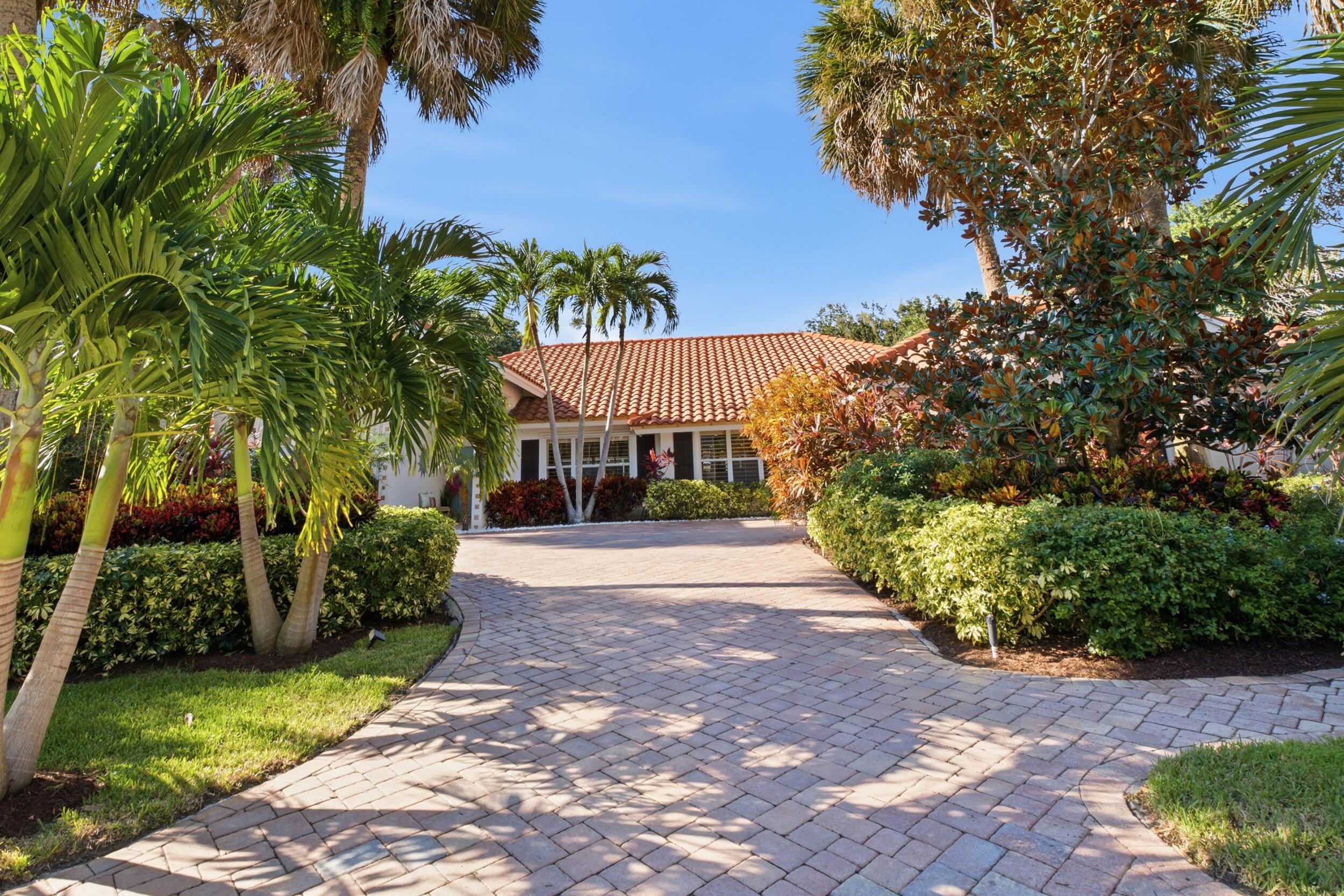 100 HILLCREST Drive