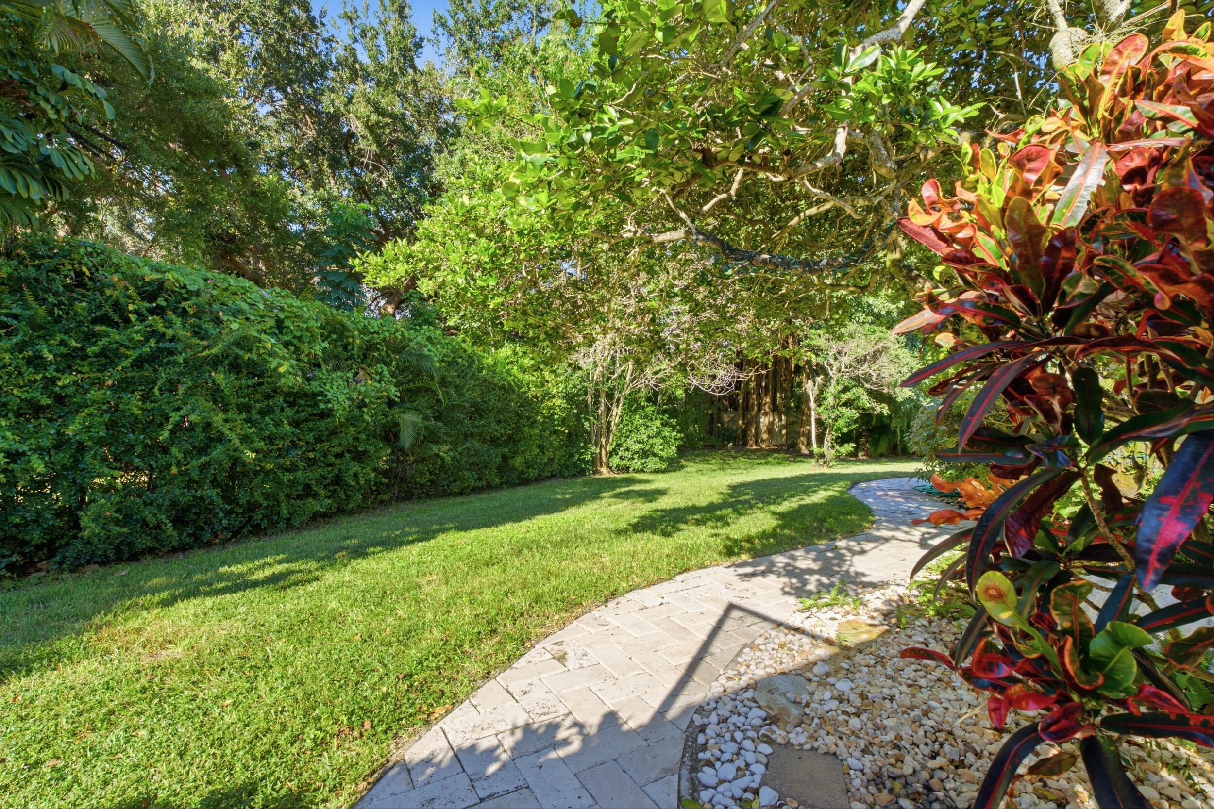 100 HILLCREST Drive