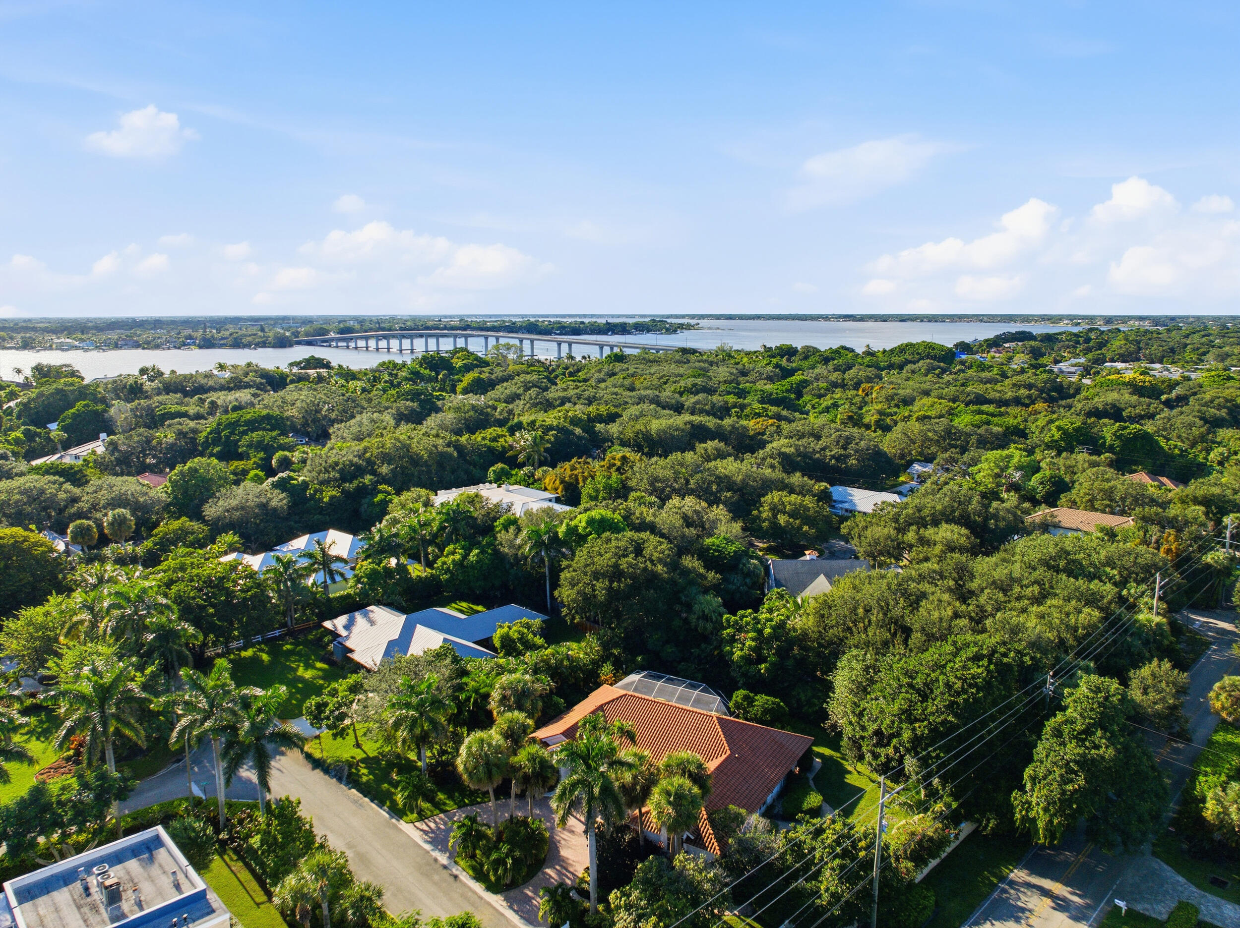 100 HILLCREST Drive