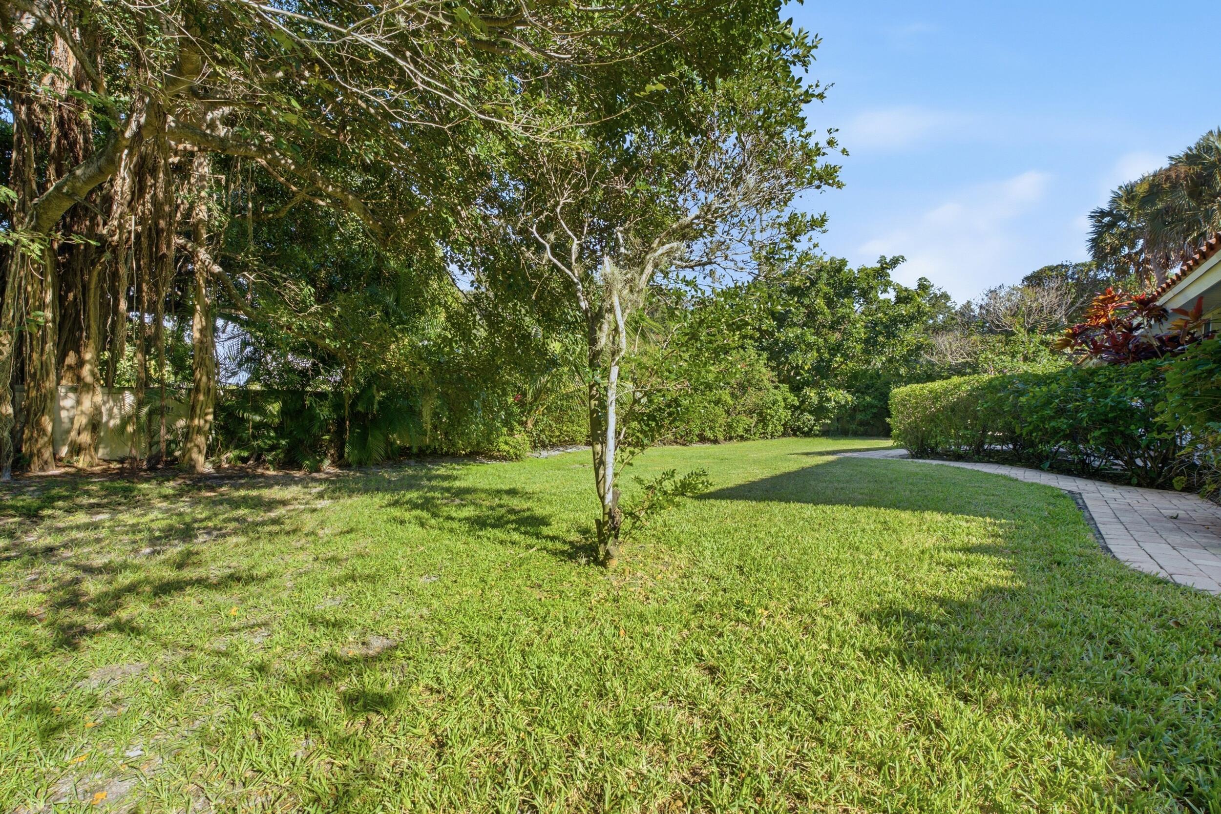 100 HILLCREST Drive