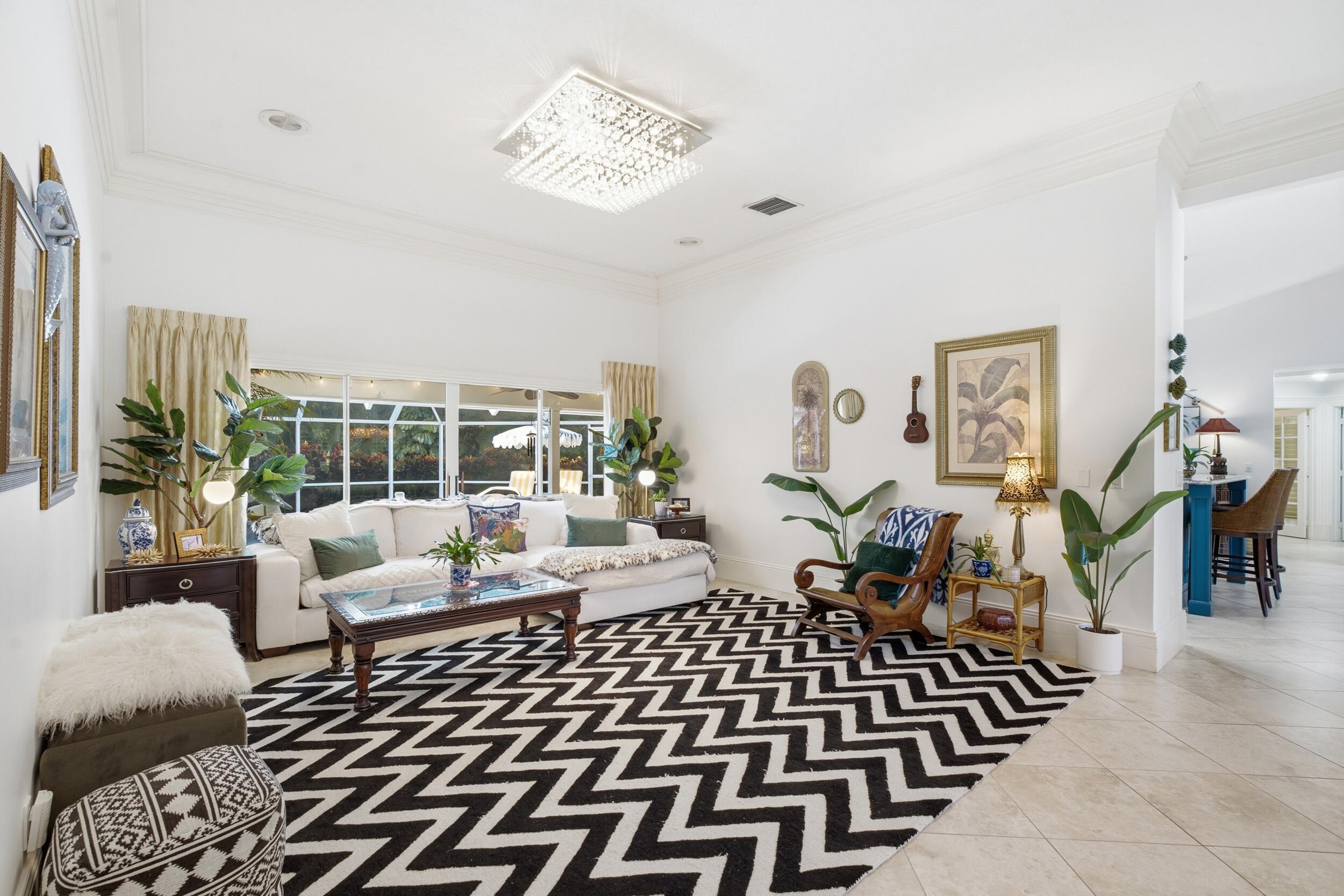100 HILLCREST Drive
