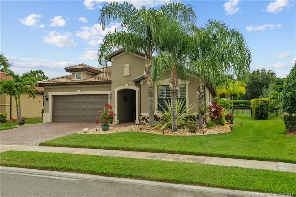 453 SE Bancroft Ct