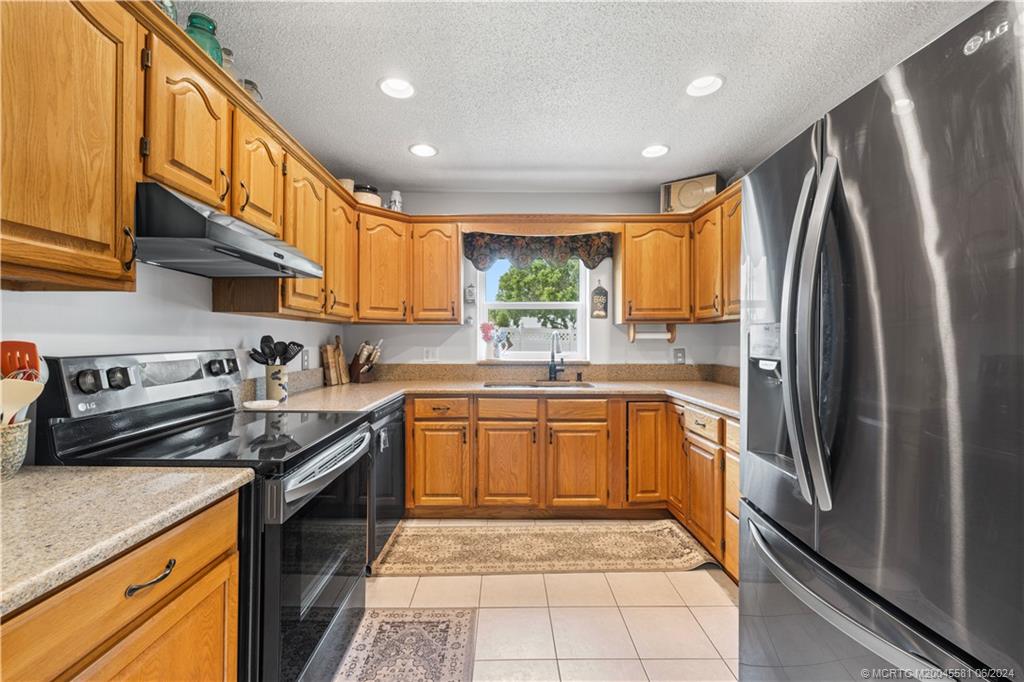 952 SW 37th Terrace