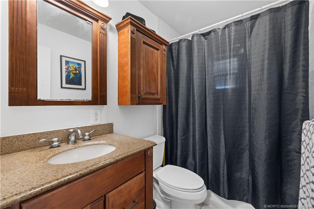 952 SW 37th Terrace