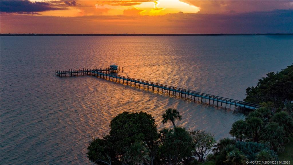 7671 Pelican Pointe Drive