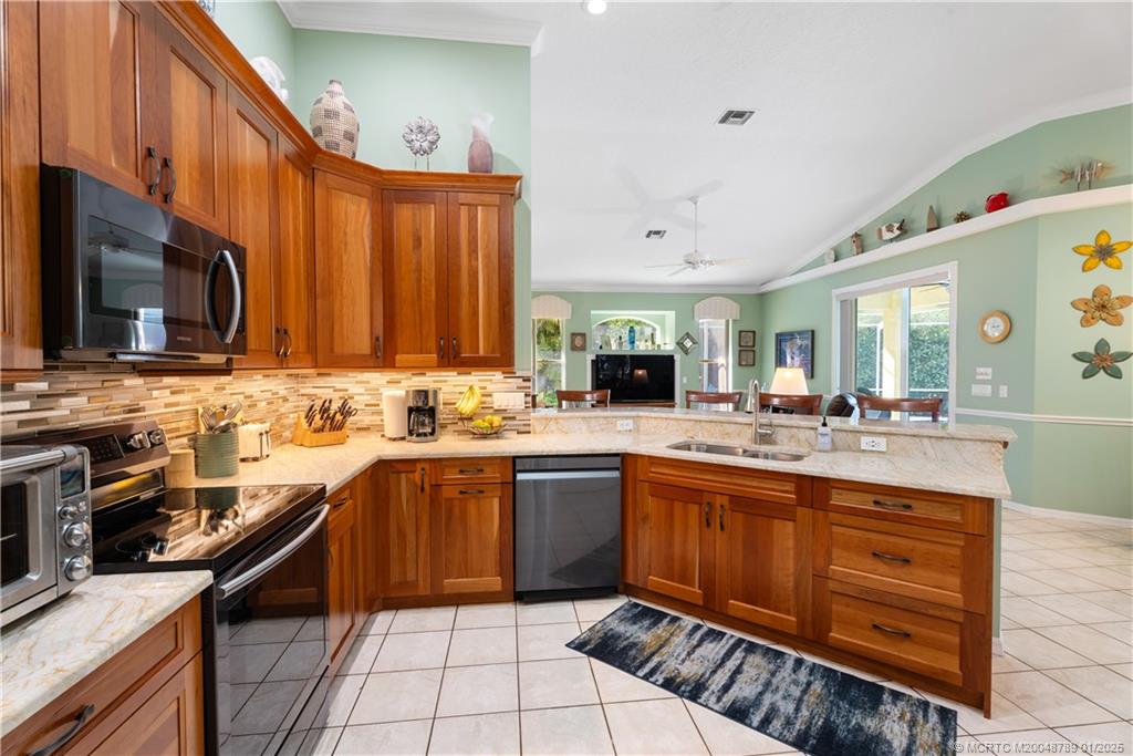 3642 SE Forecastle Ct