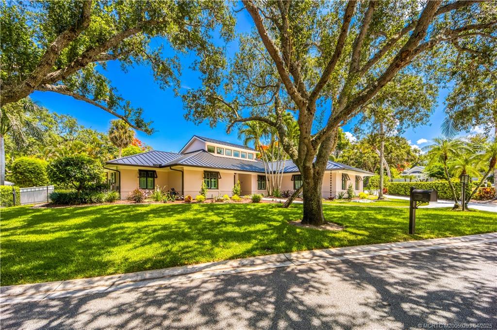 121 Hillcrest Drive