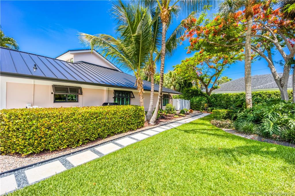 121 Hillcrest Drive