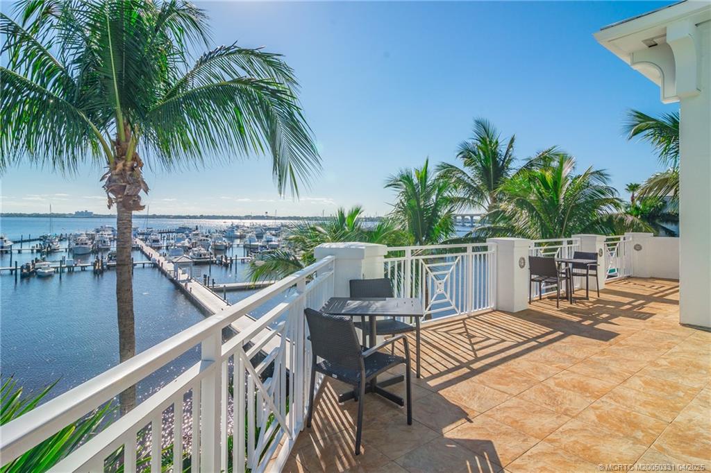 675 NW Flagler Avenue 201