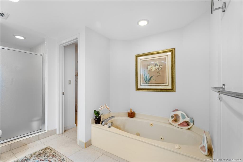 579 NE Plantation Road N202
