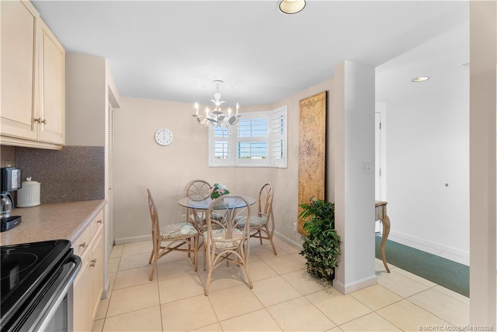 579 NE Plantation Road N202