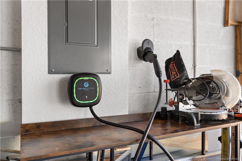 445 NW Sunflower Place