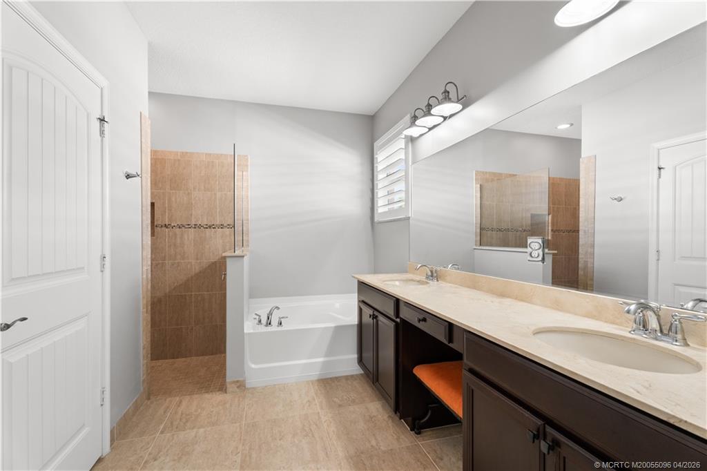 445 NW Sunflower Place