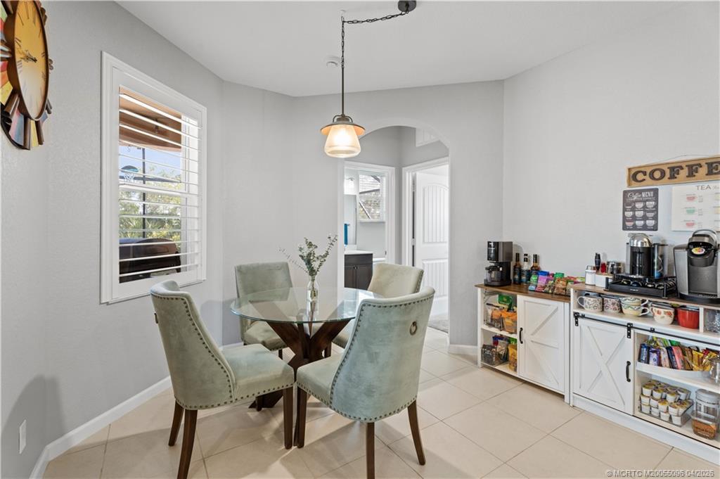 445 NW Sunflower Place