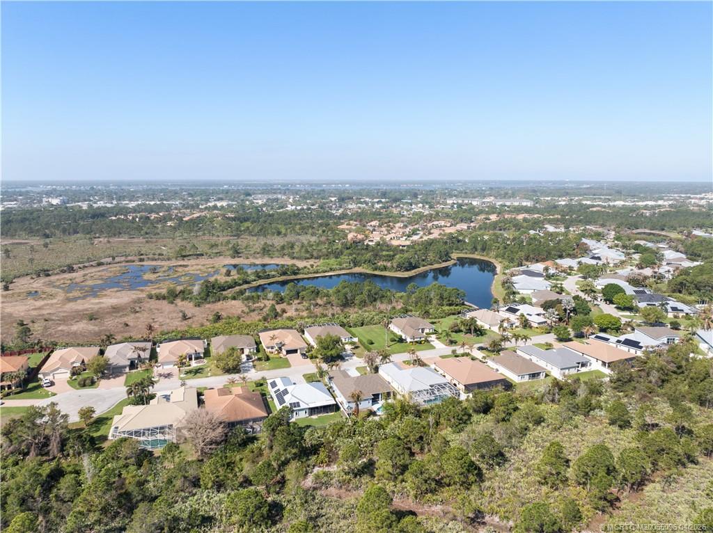 445 NW Sunflower Place