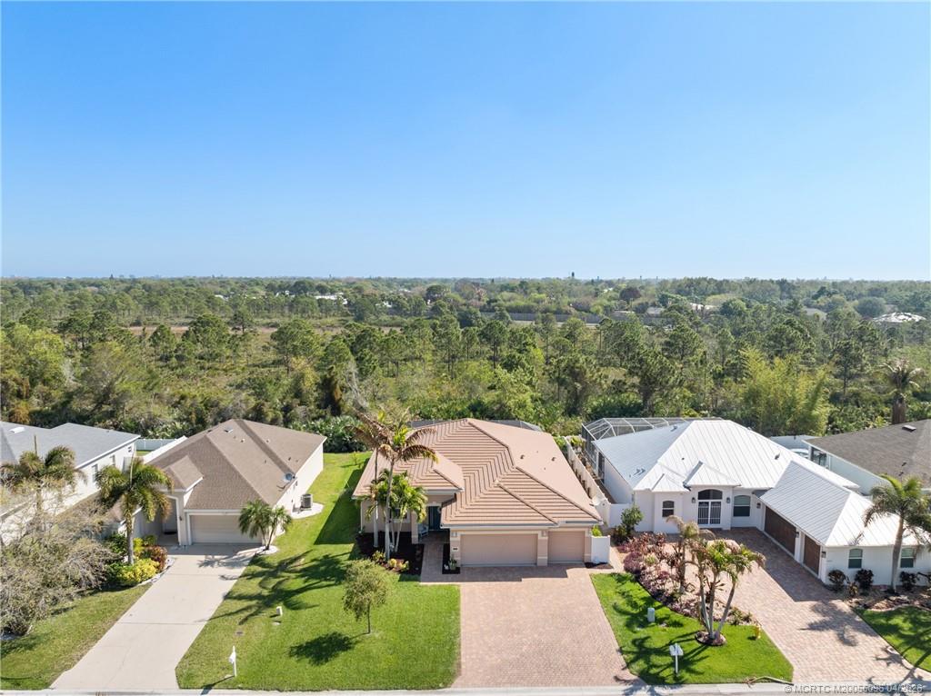 445 NW Sunflower Place