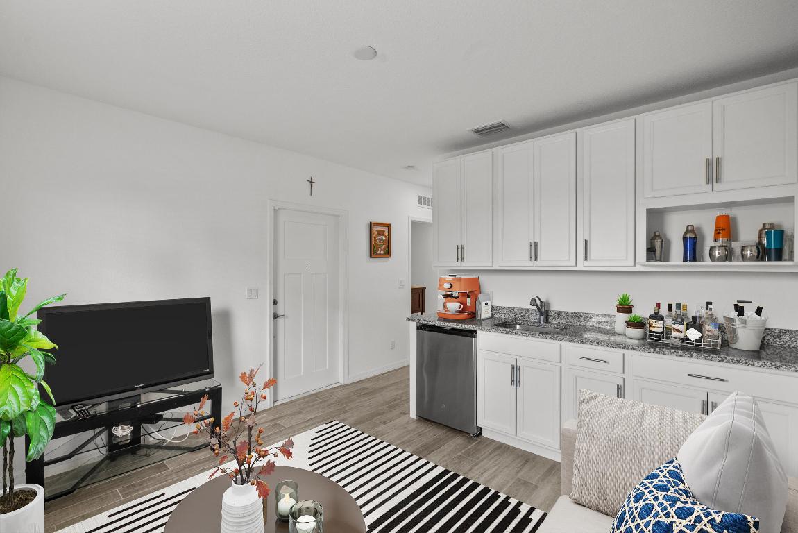 2431 SW Brescia Street