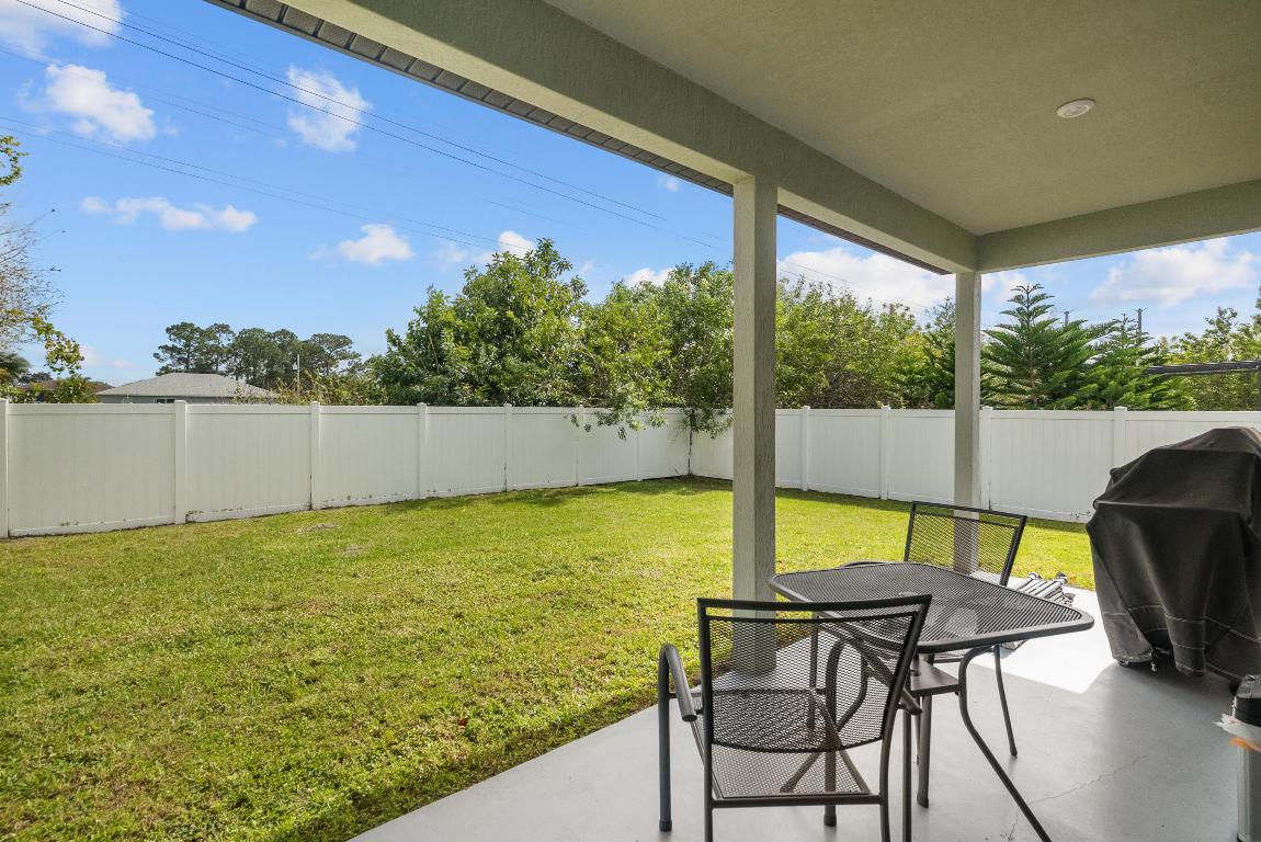 2431 SW Brescia Street