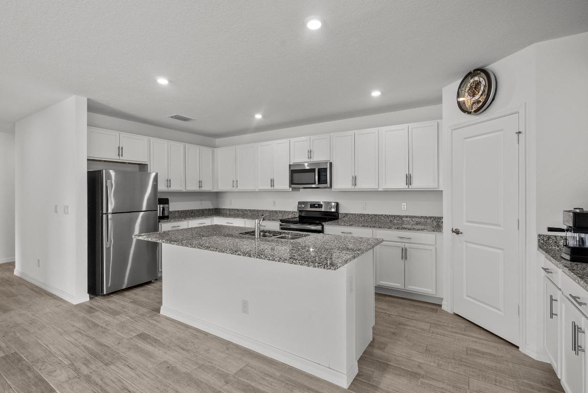 2431 SW Brescia Street