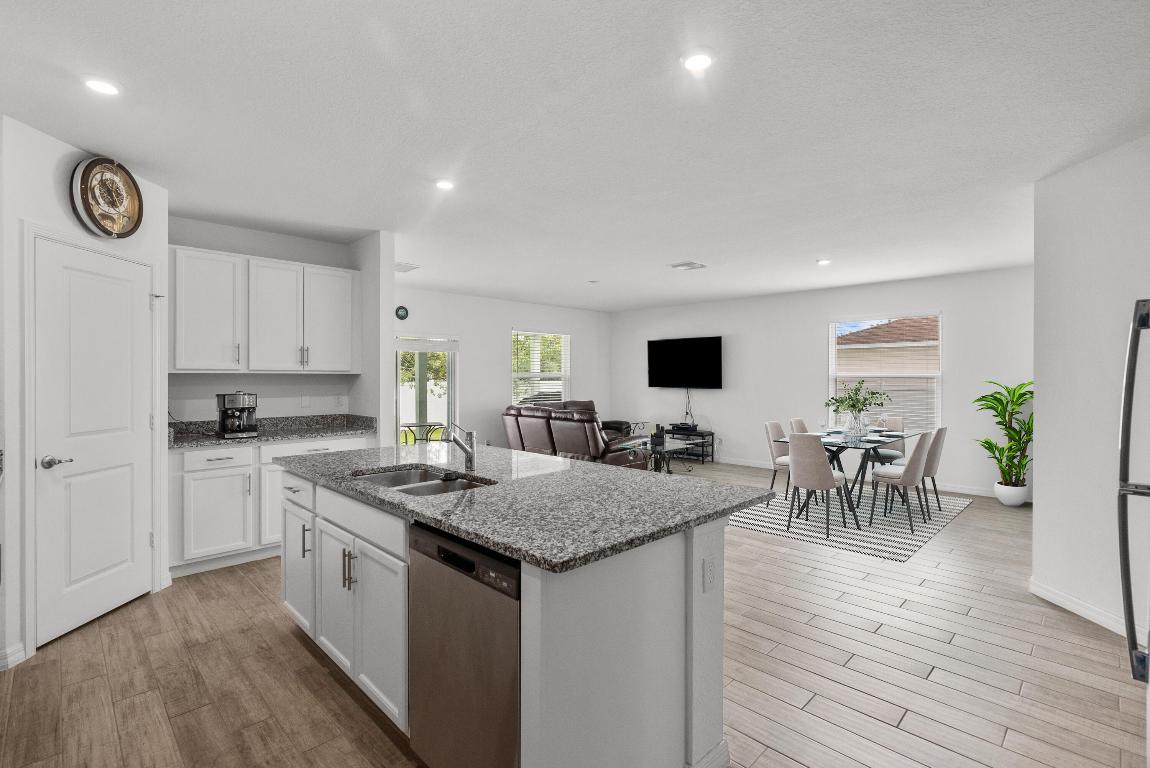 2431 SW Brescia Street