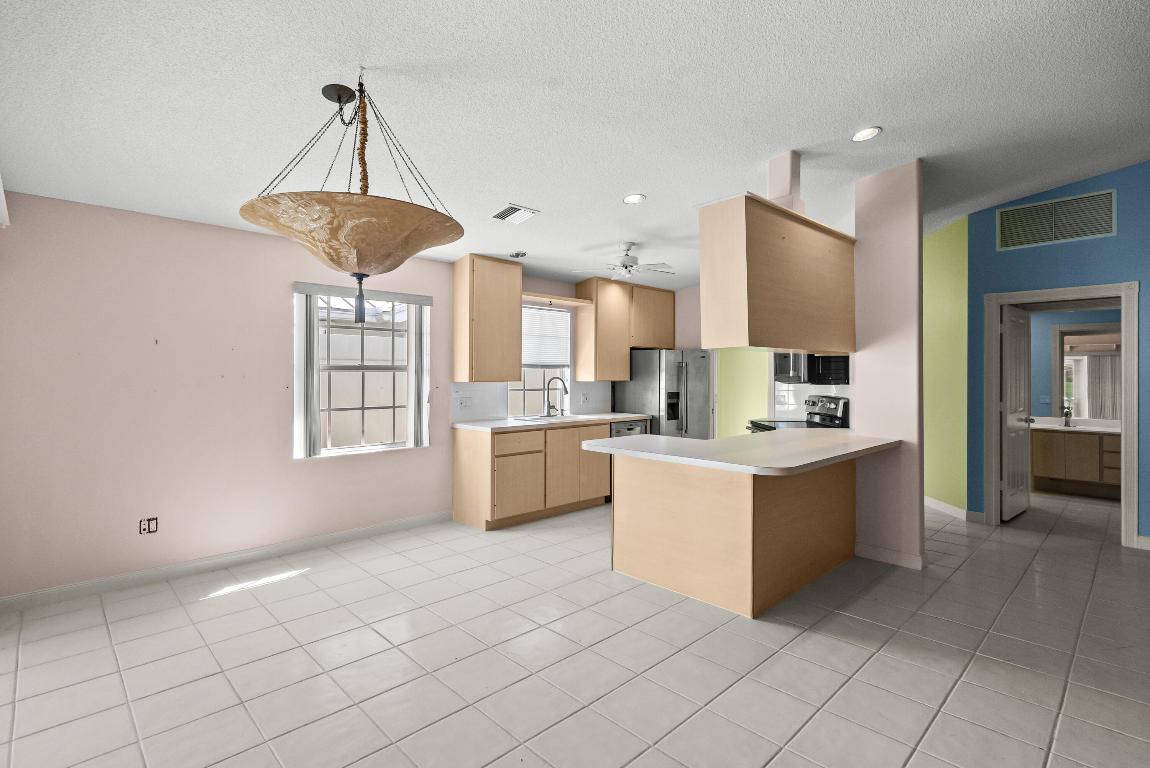 1599 SW Springfield Court