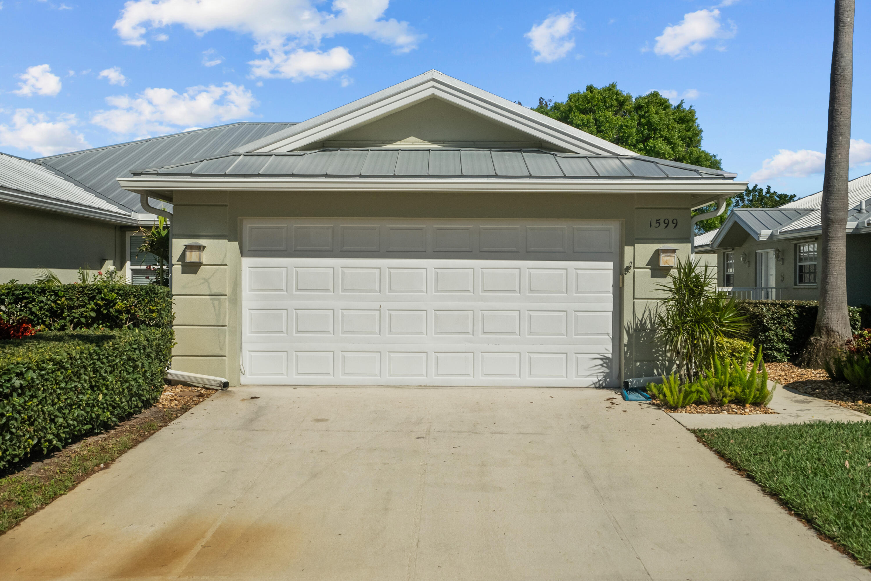 1599 SW Springfield Court