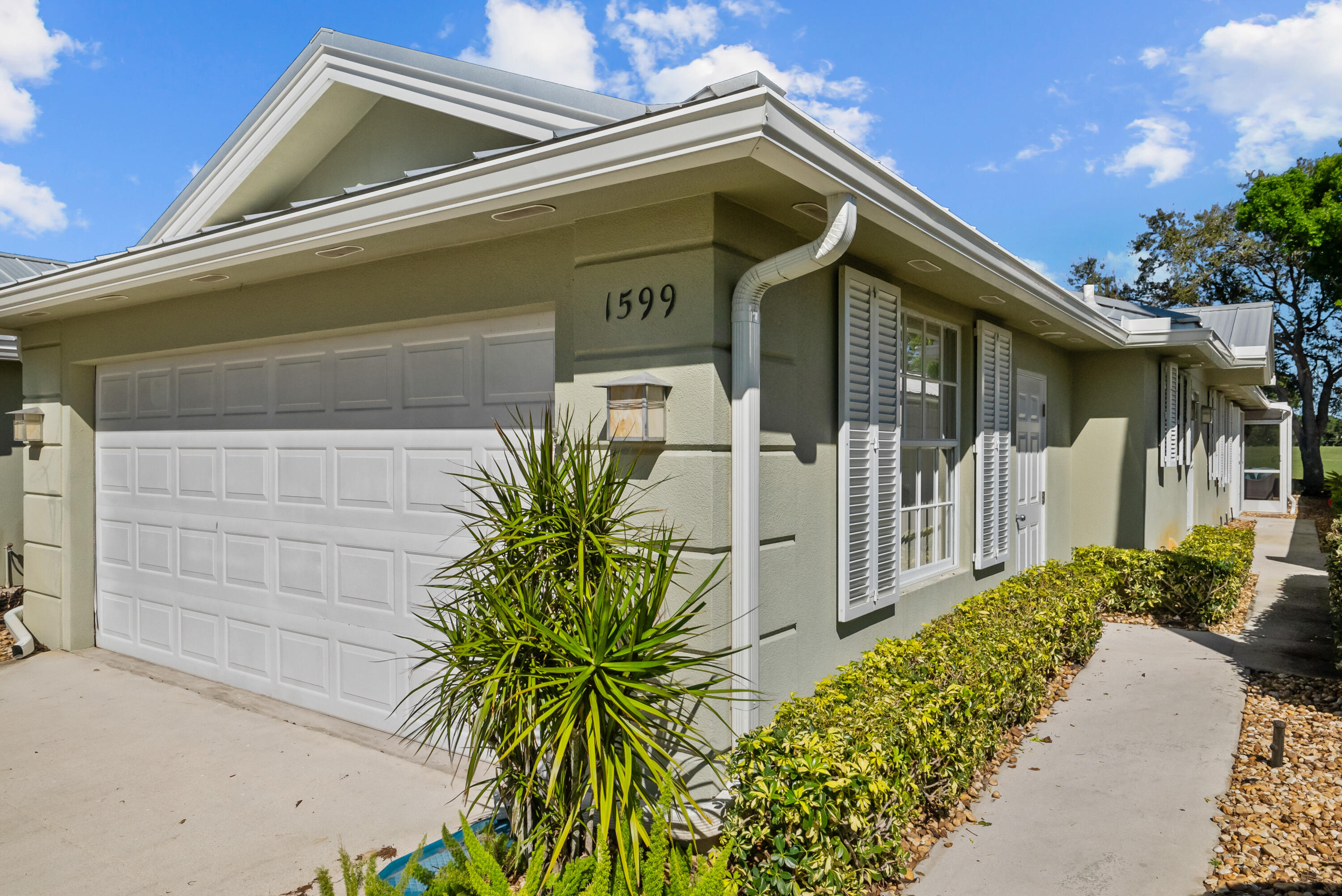 1599 SW Springfield Court