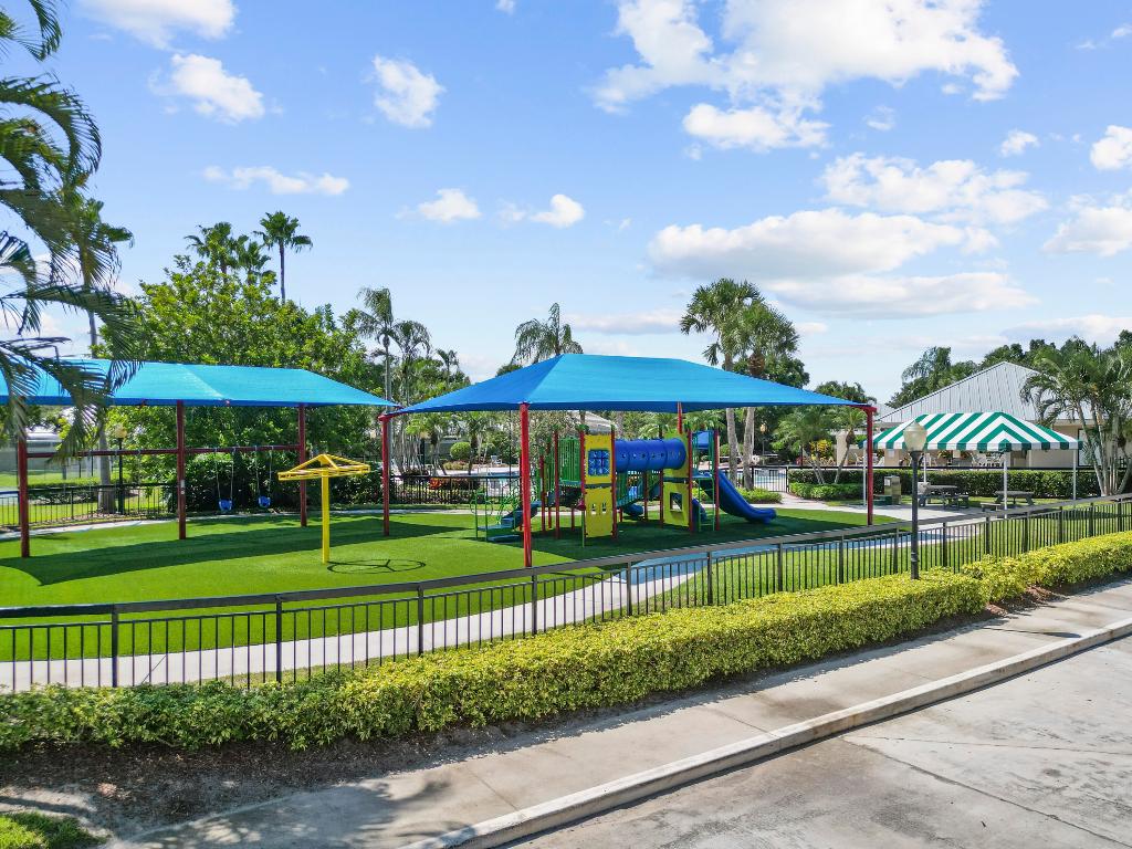 1599 SW Springfield Court